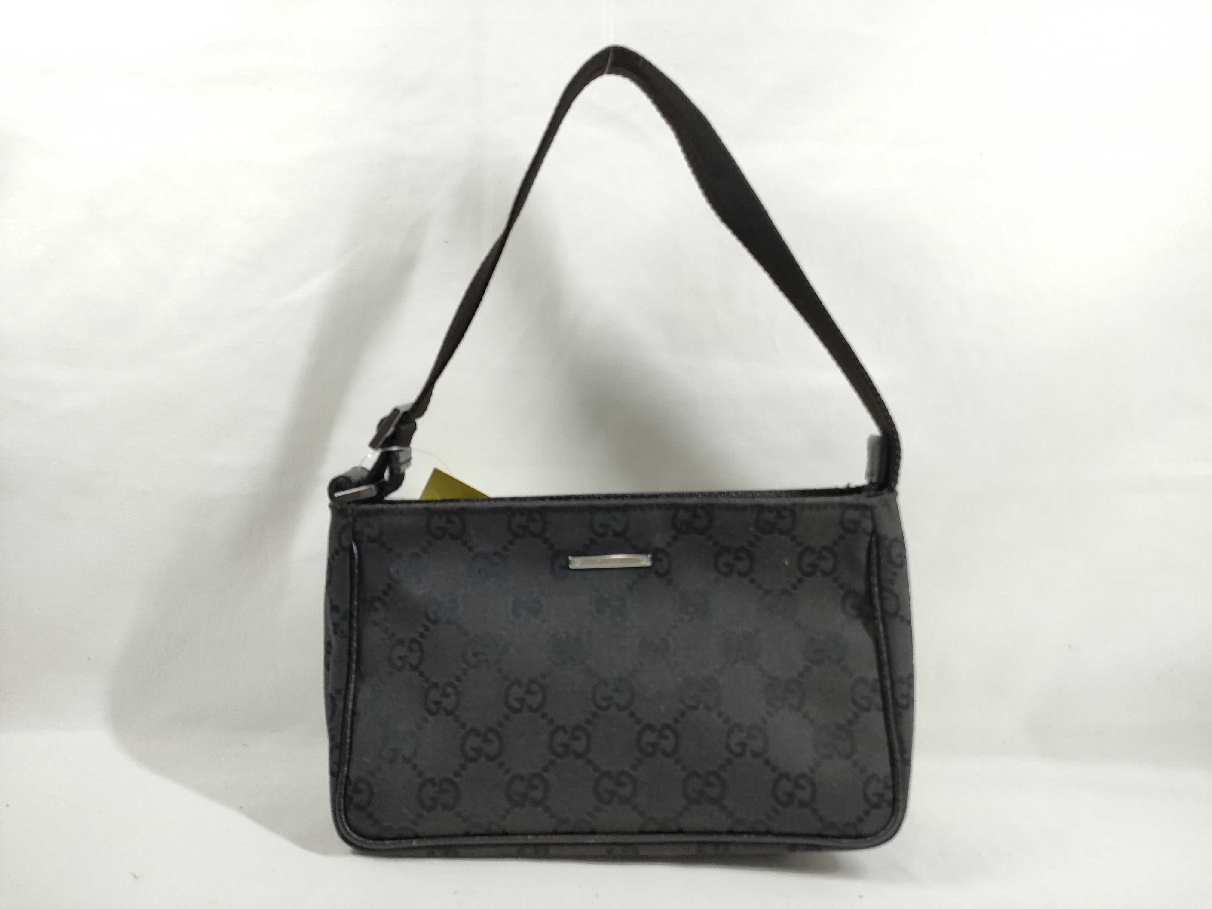 GG Canvas Shoulder Bag