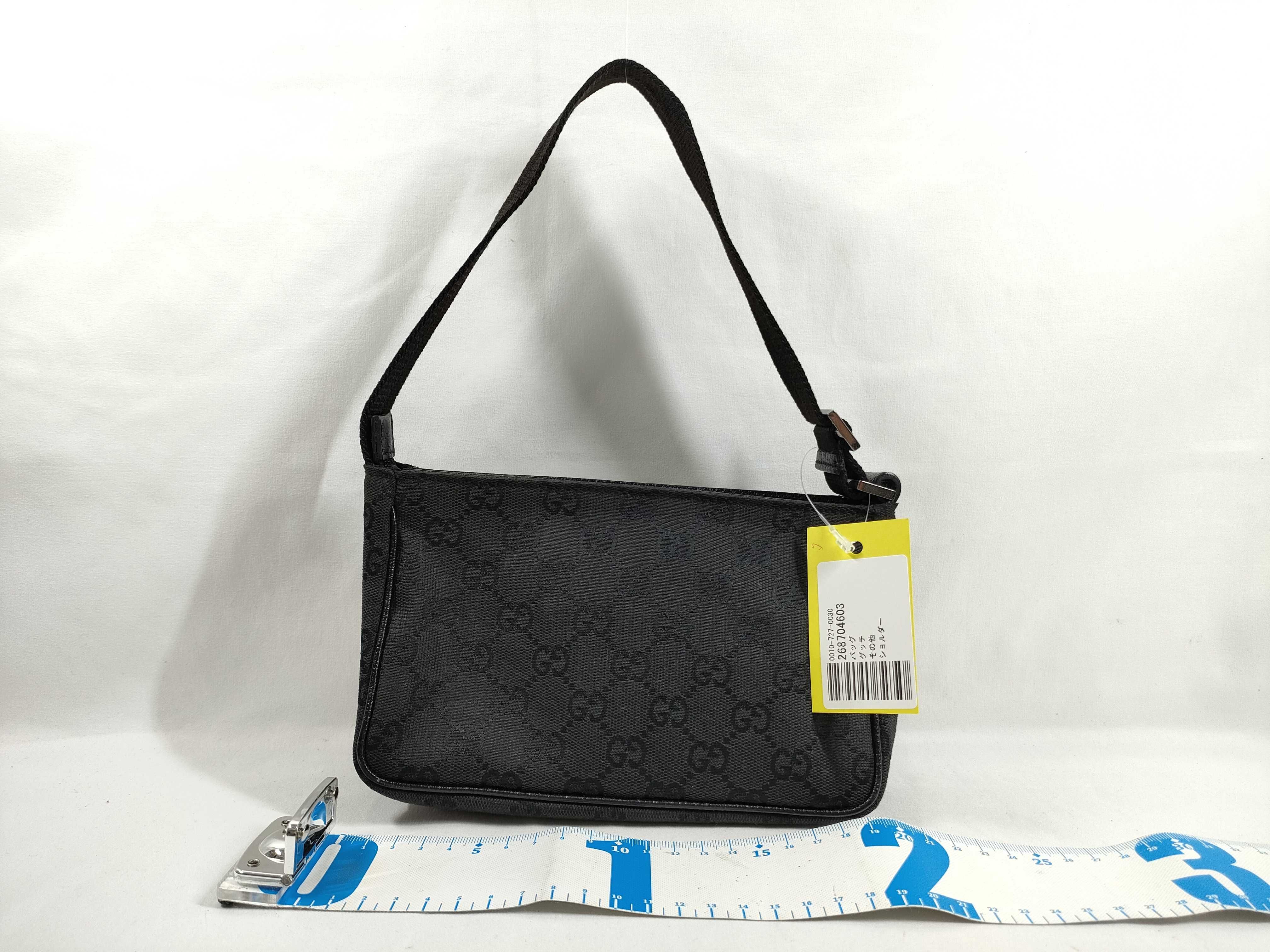 GG Canvas Shoulder Bag — view 2