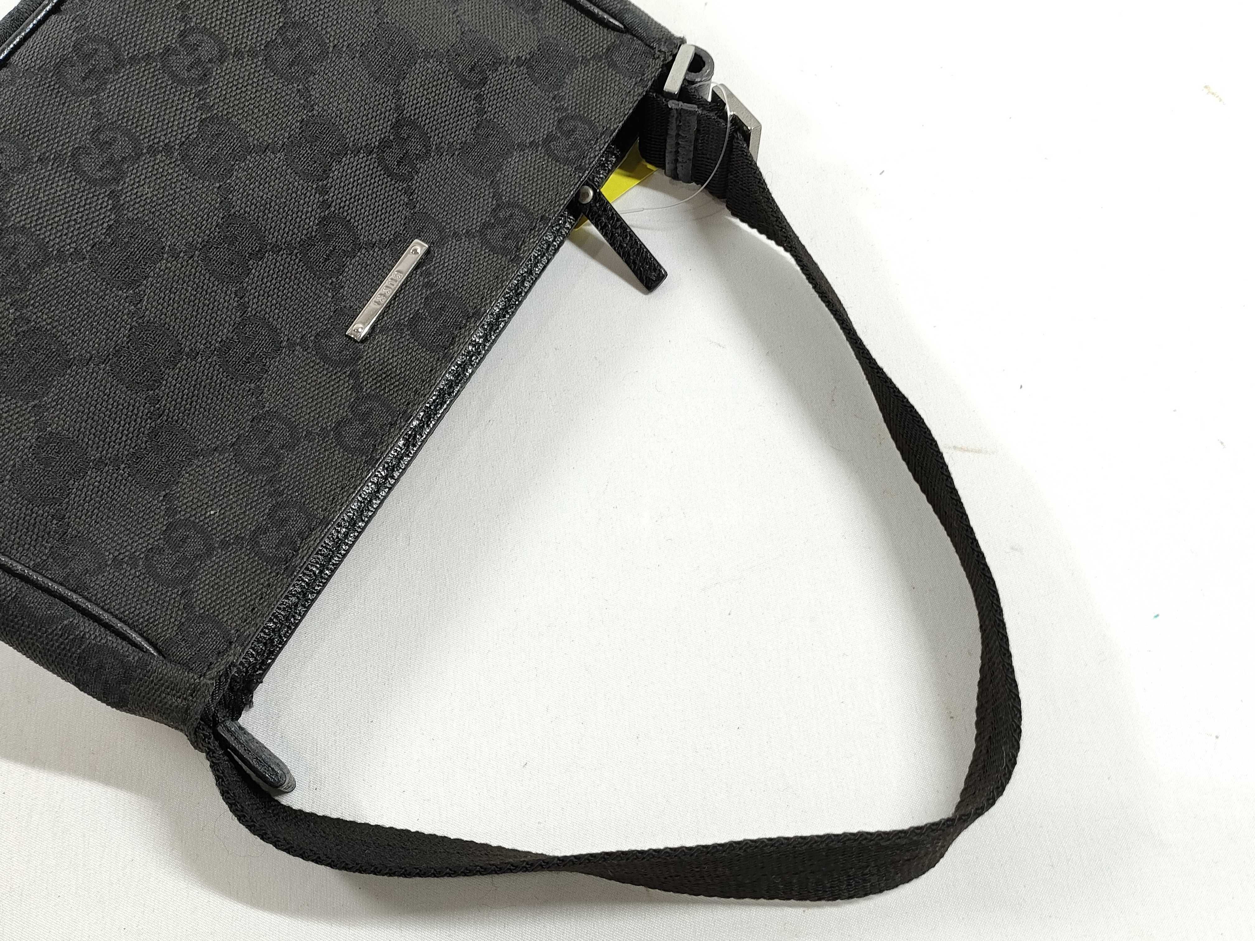 GG Canvas Shoulder Bag — view 3