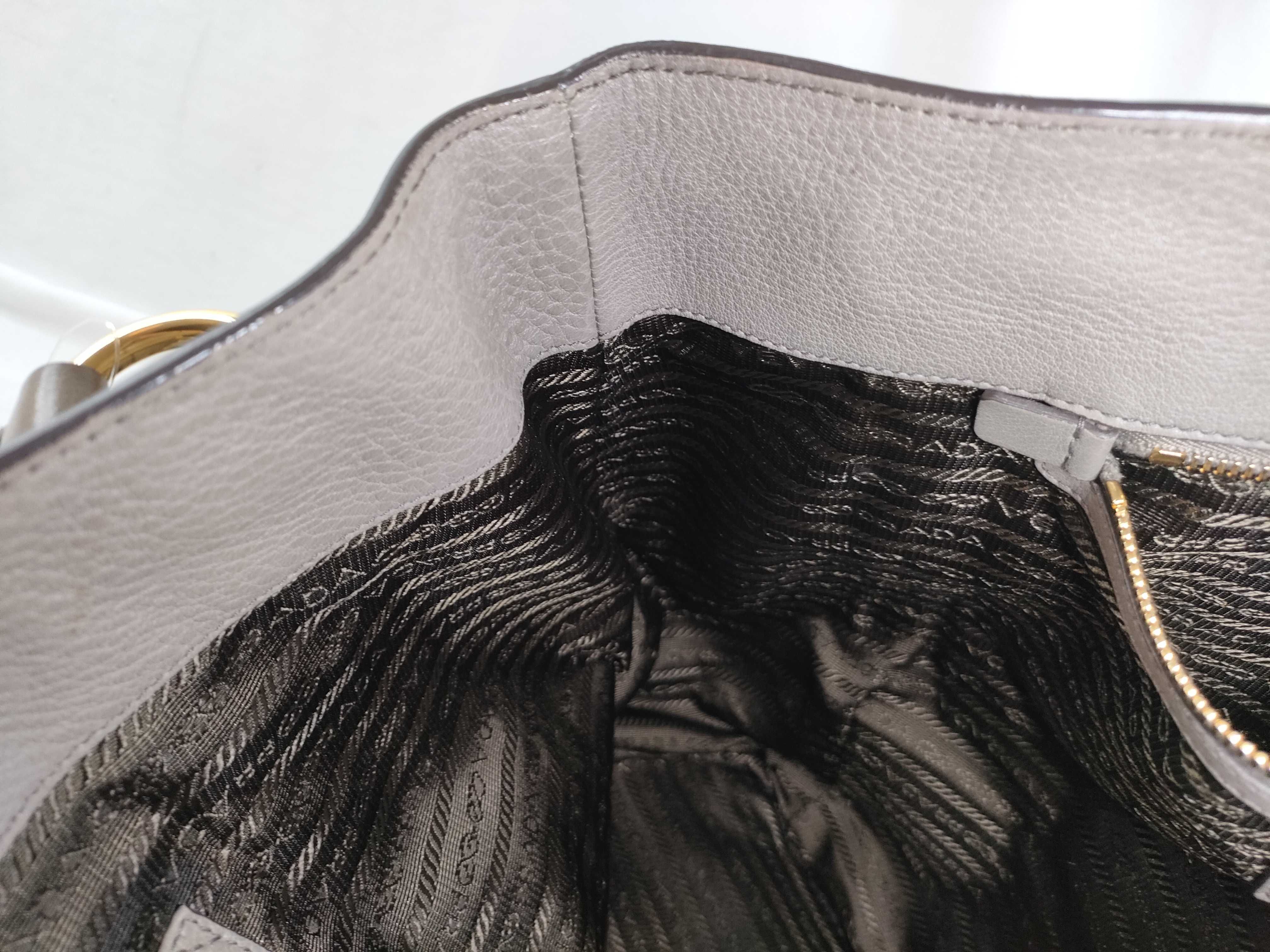 Tote Bag / Leather / Beige — view 11