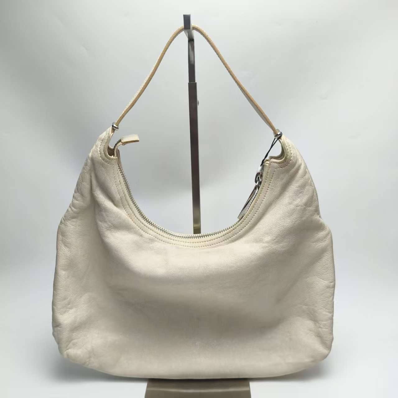 【*Shipped from: China*】FENDI Leather Handbag — view 2