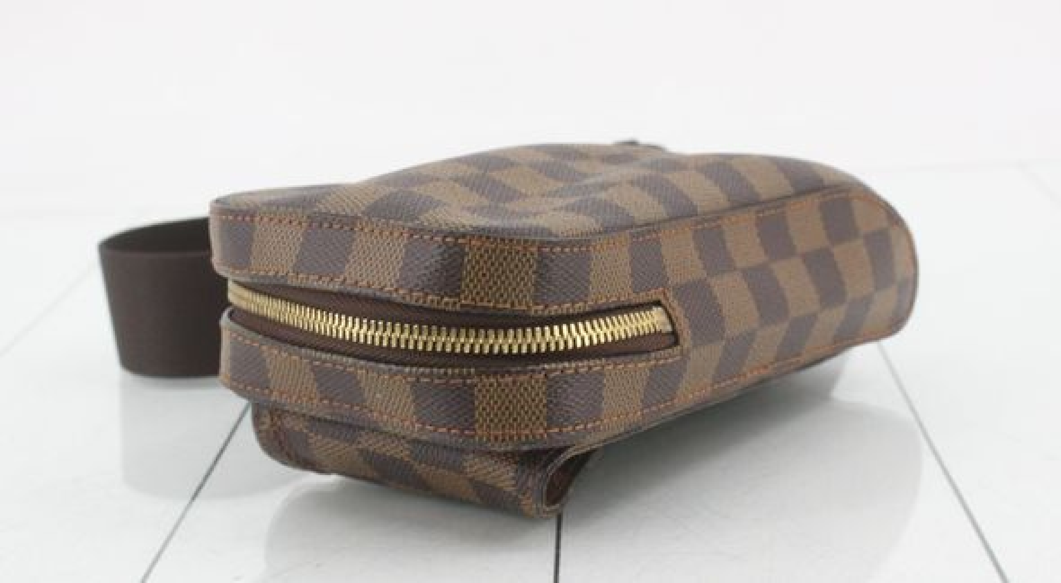 Damier Geronimos Body Bag — view 3
