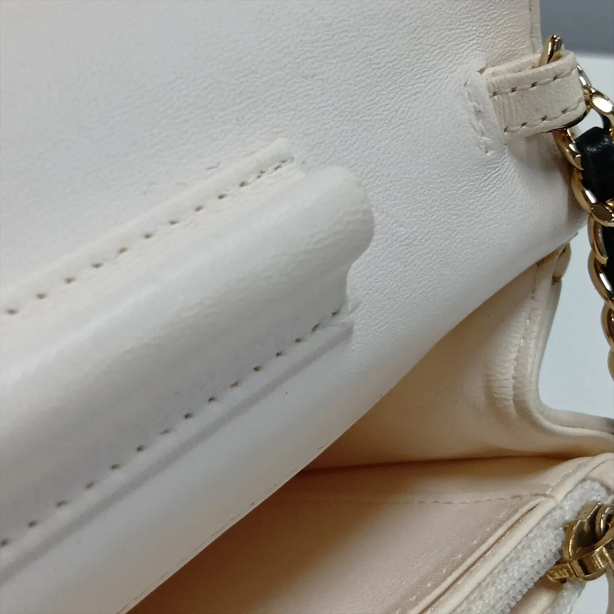 Matelassé Lambskin Chain Shoulder Bag Book Black x White Gold Hardware HL897A58 Random Plate AP2952 — view 10