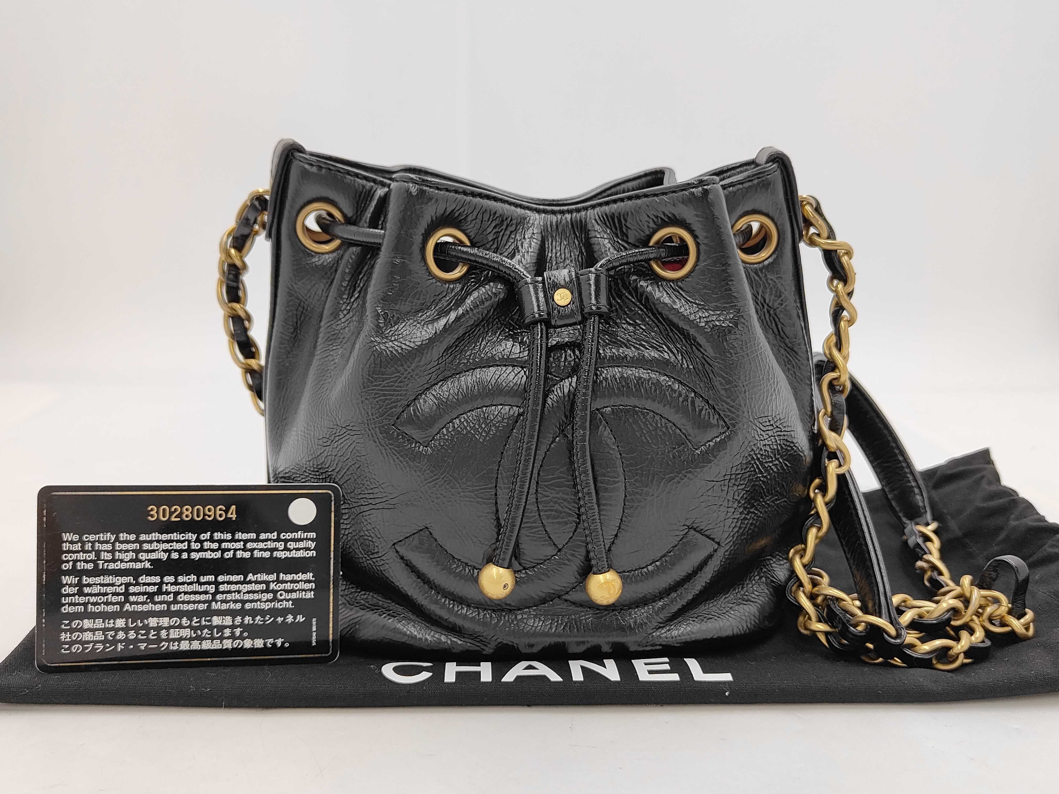 bucket bag, drawstring, black calfskin, gold hardware, large logo, with dust bag, size 30, with card slots, shoulder bag.