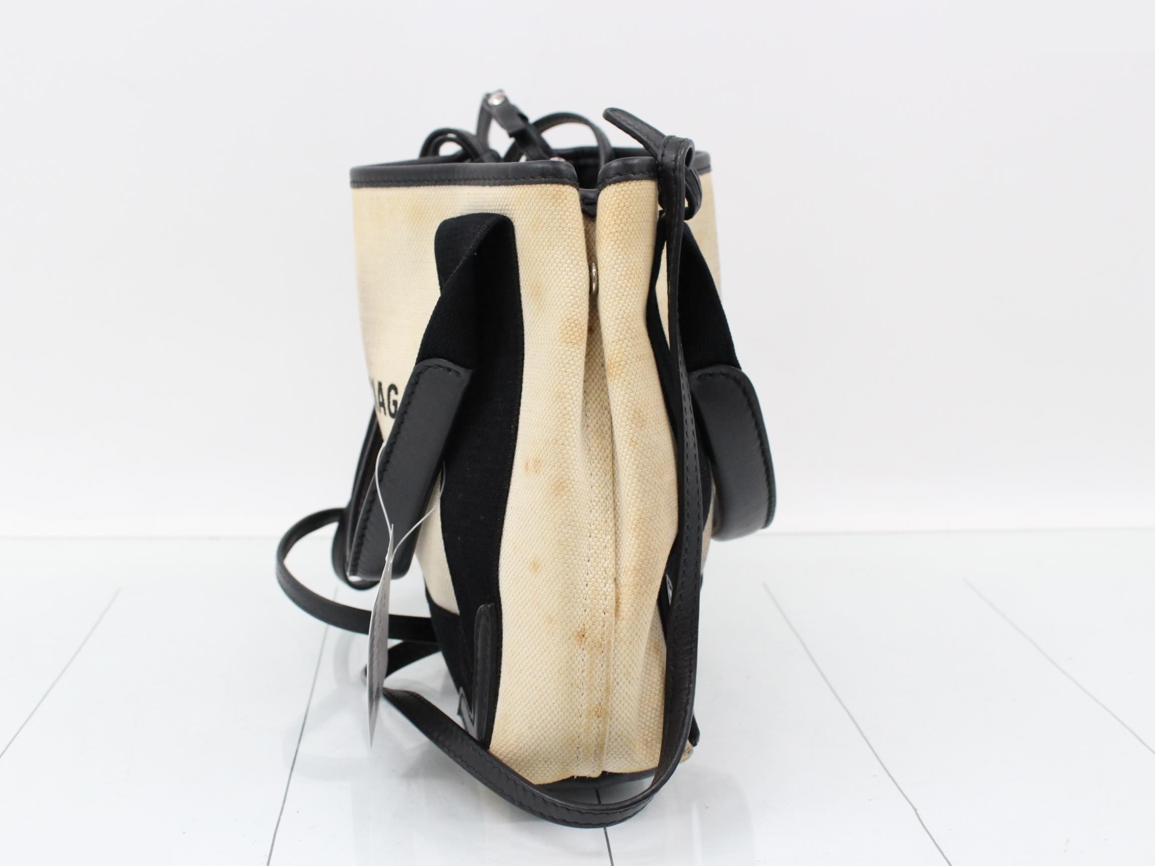 handbag — view 3