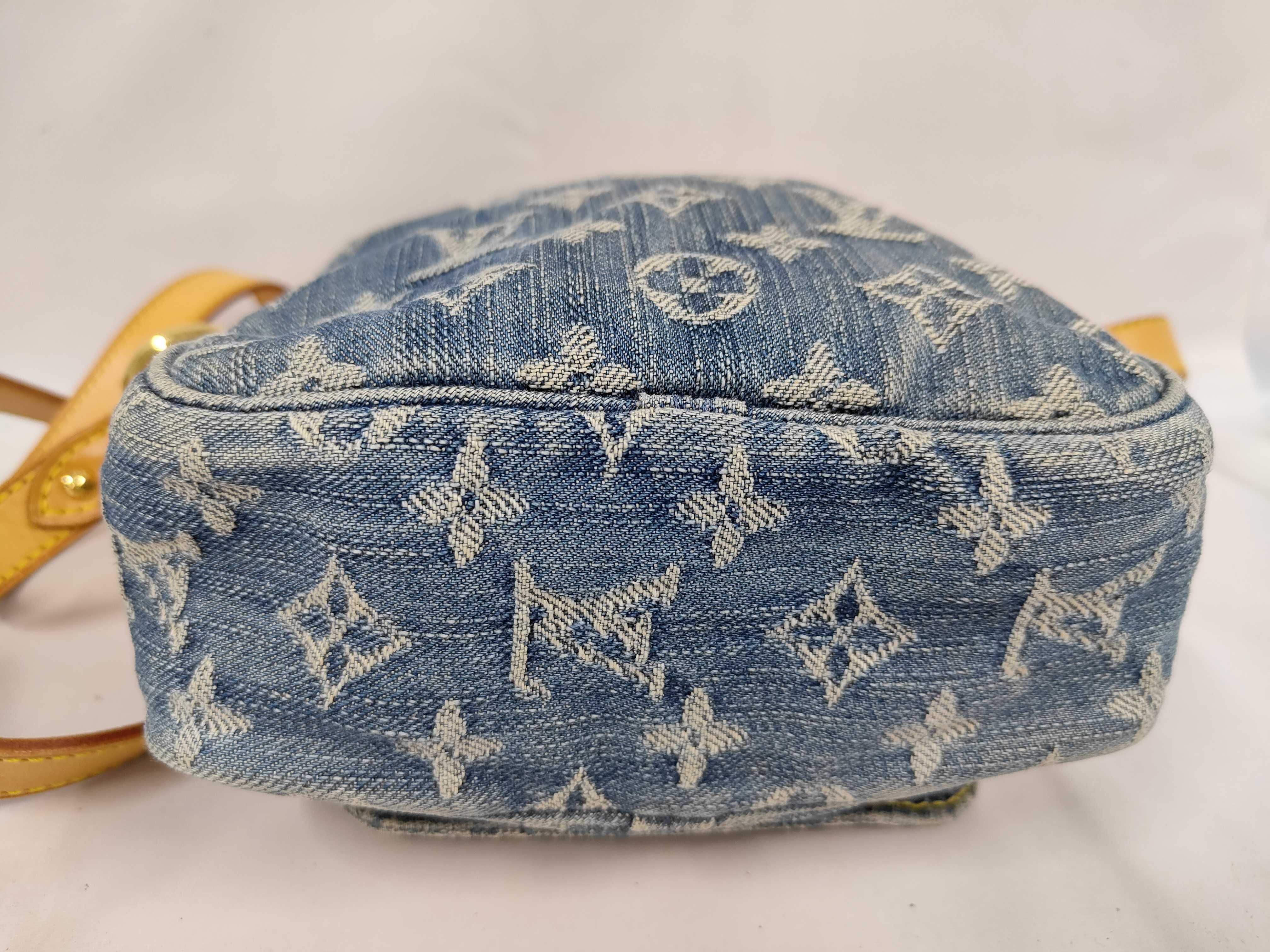 M95348 Denim Camera Bag Shoulder Bag — view 4