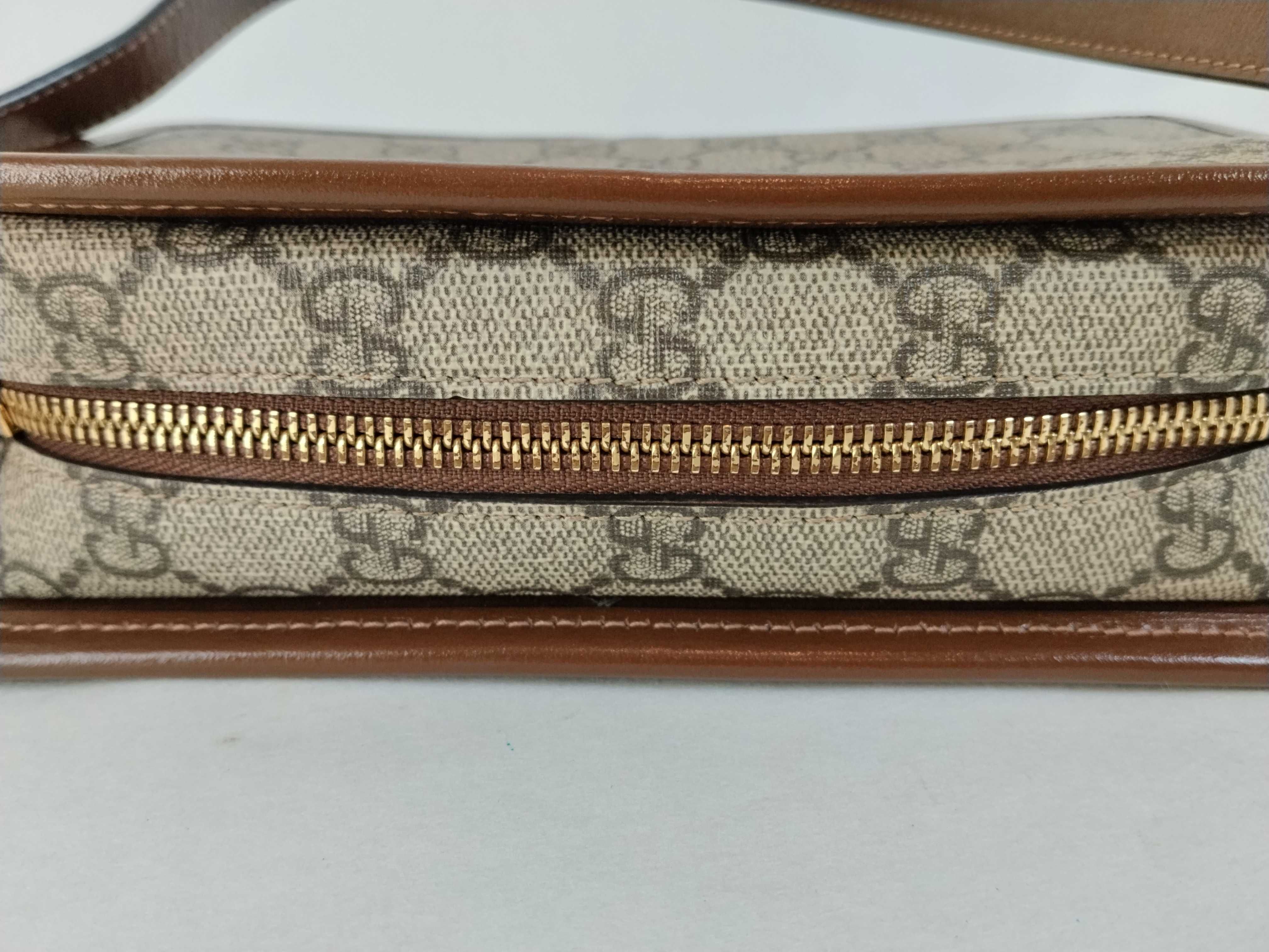 GG Supreme Leather Shoulder Bag — view 8