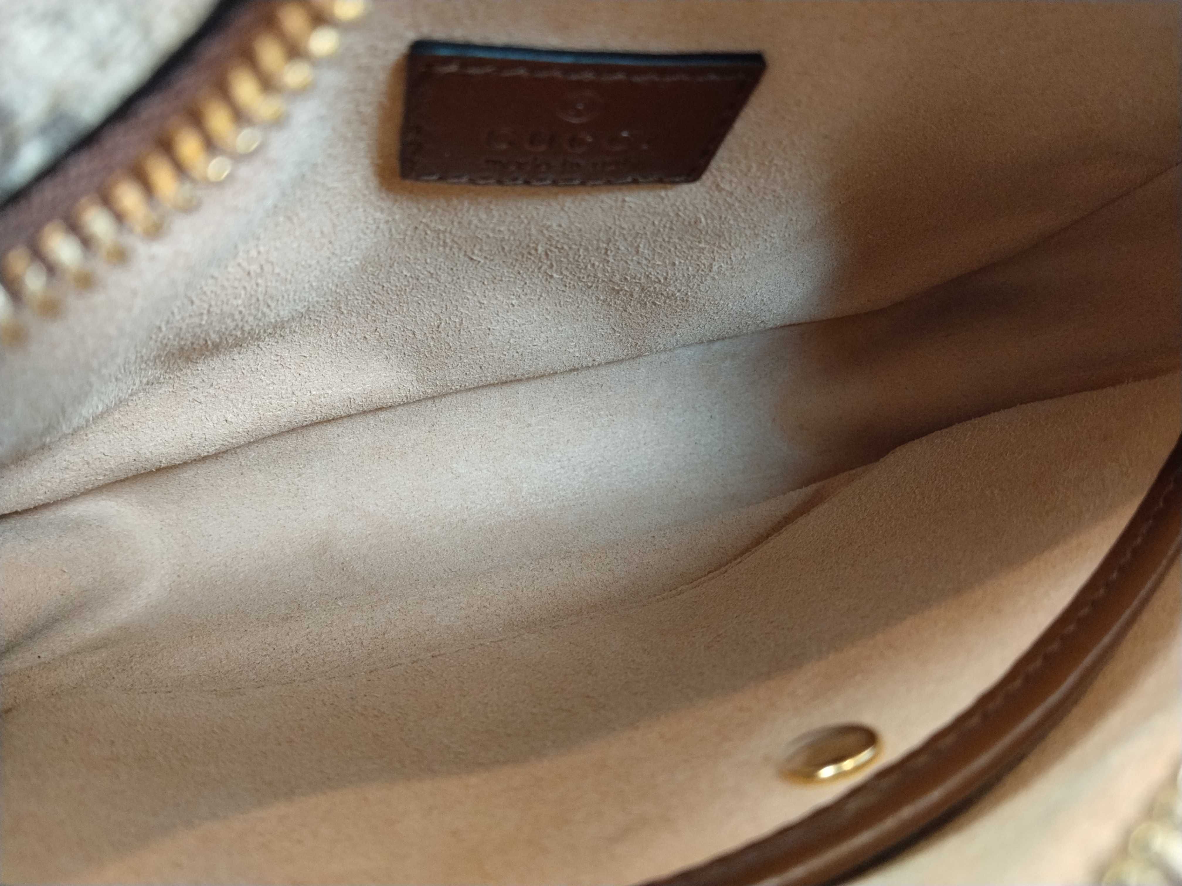 GG Supreme Leather Shoulder Bag — view 9