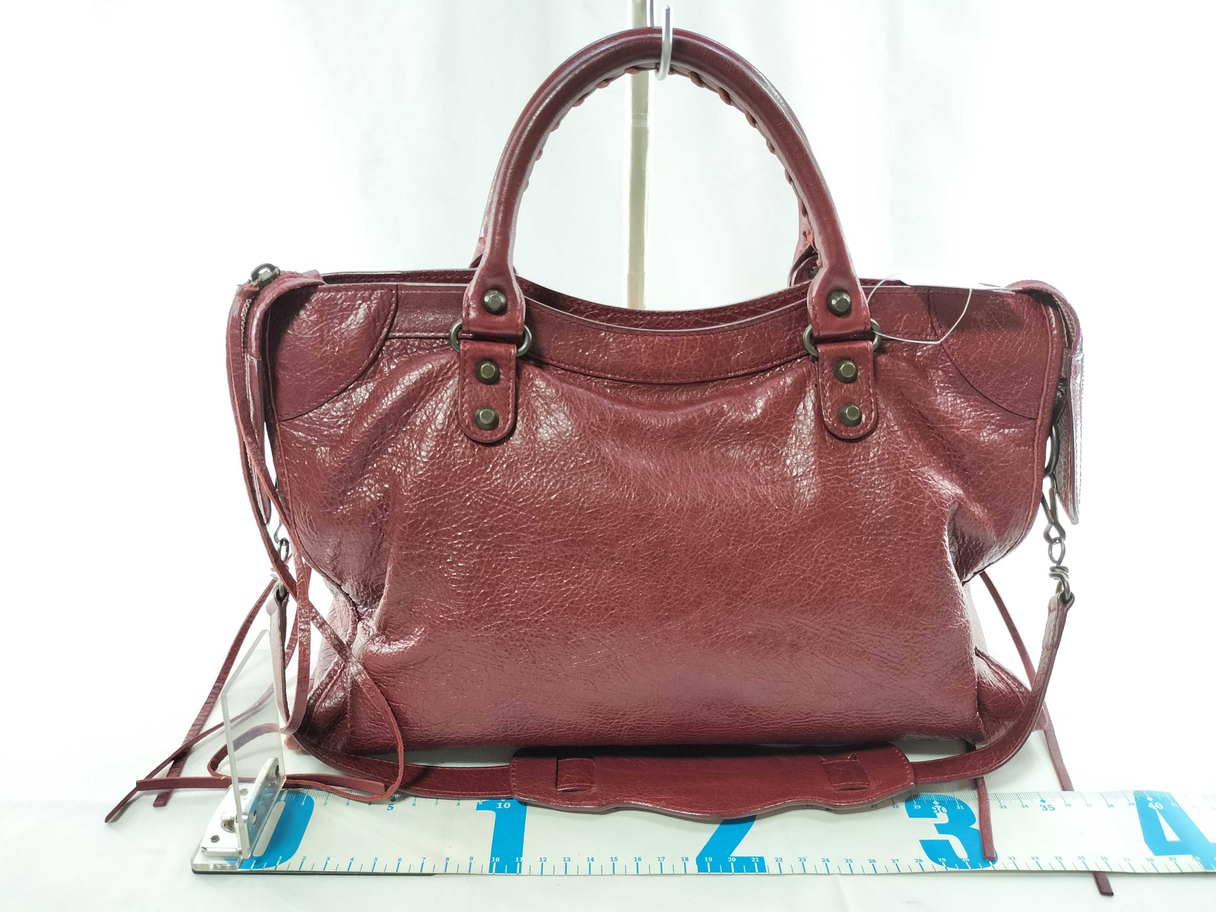 The Giant City Medium Red Shoulder Bag — view 2