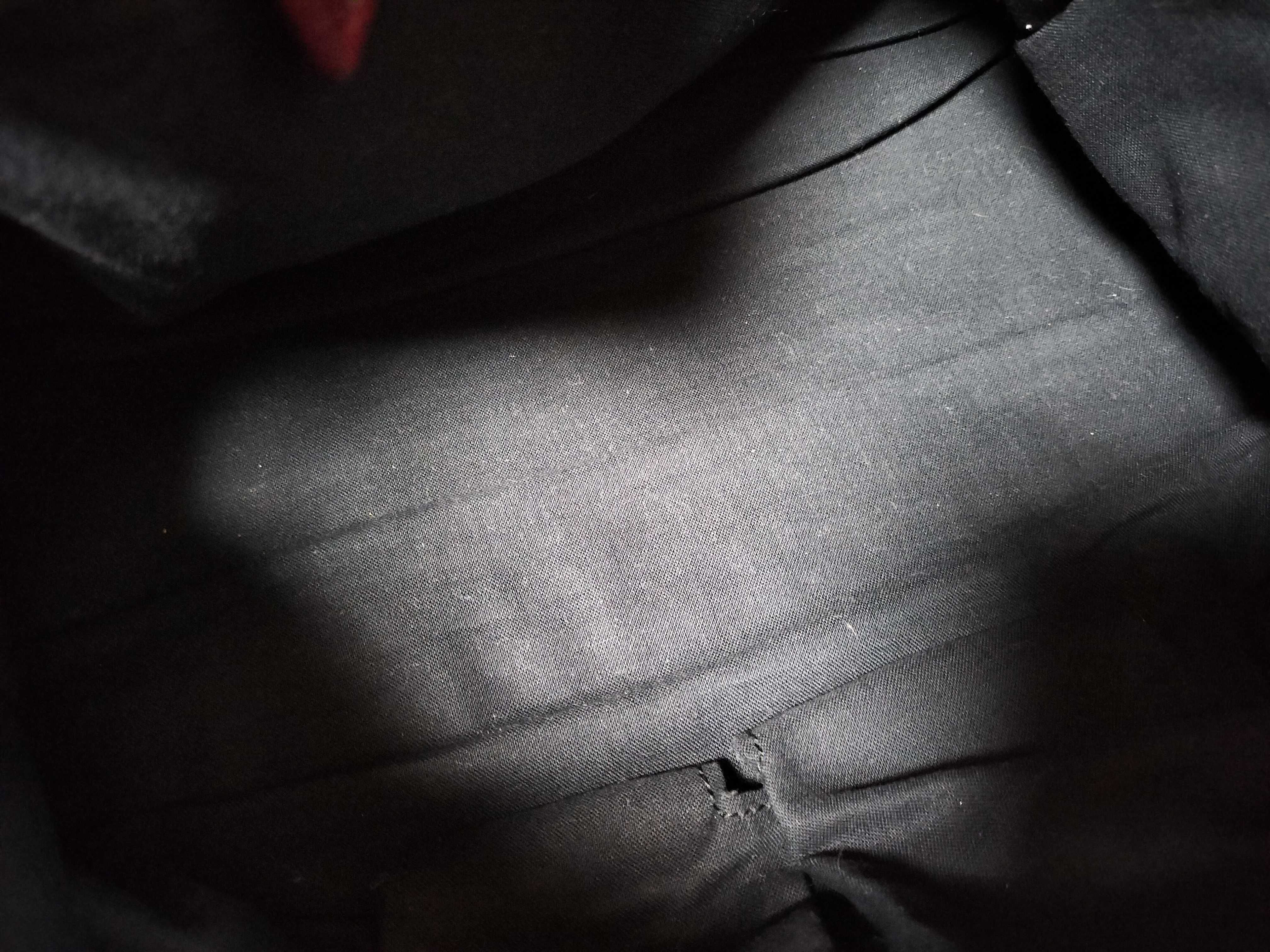 The Giant City Medium Red Shoulder Bag — view 11