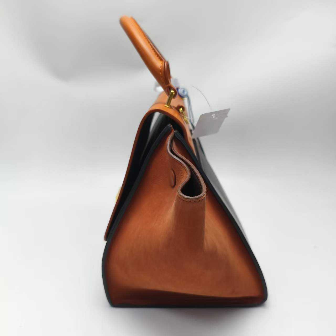 【*Shipped from: China*】CELINE Leather Shoulder Bag — view 5
