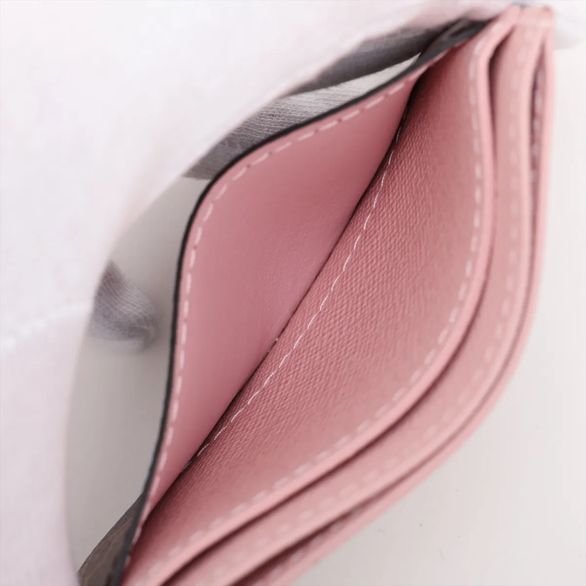 Monogram Portecarte LV Charm M82739 Rose Ballerine Card Case (RFID detected) — view 5