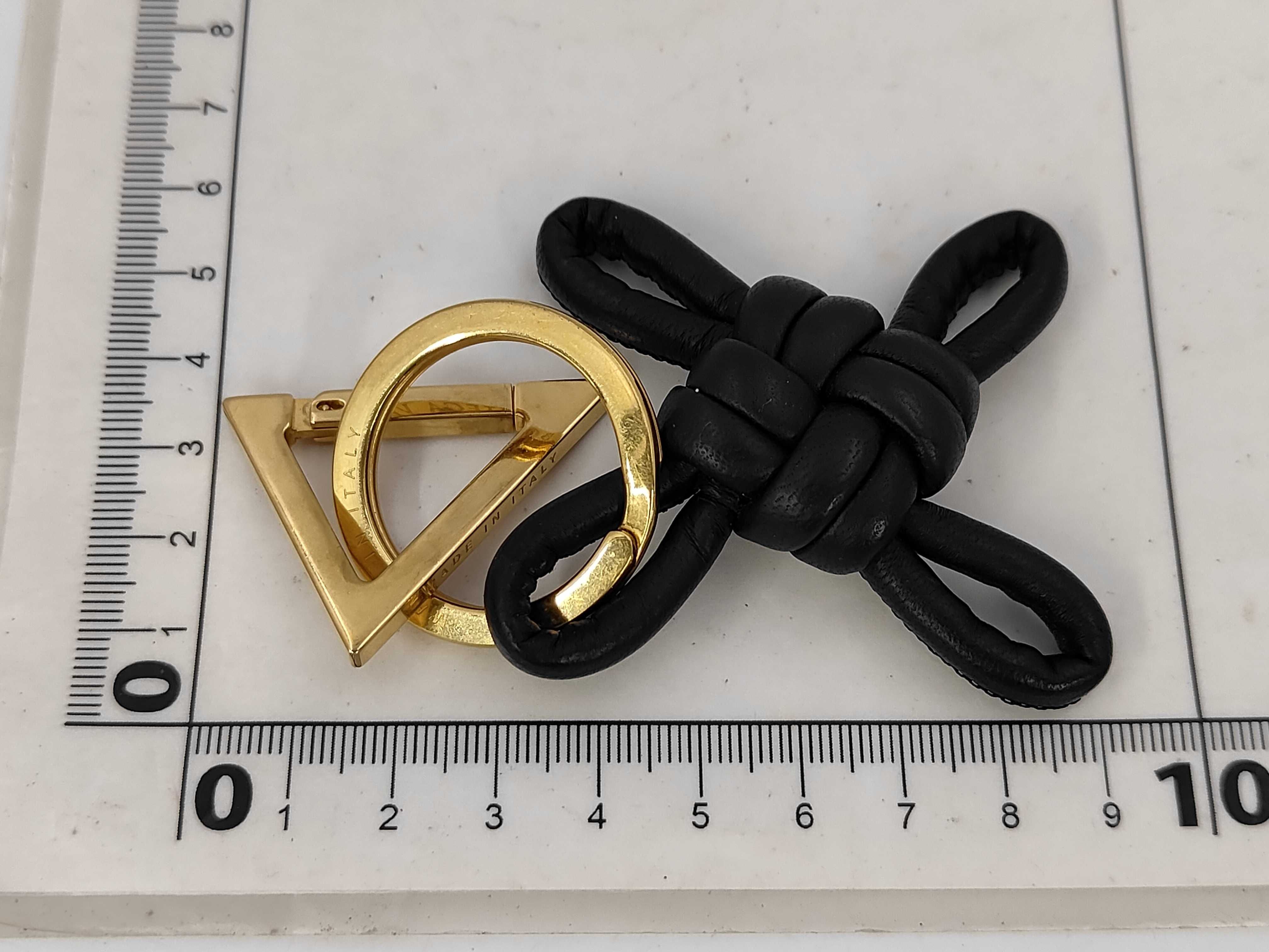 Keychain / Keyring / Leather Key Case & Keychain — view 2