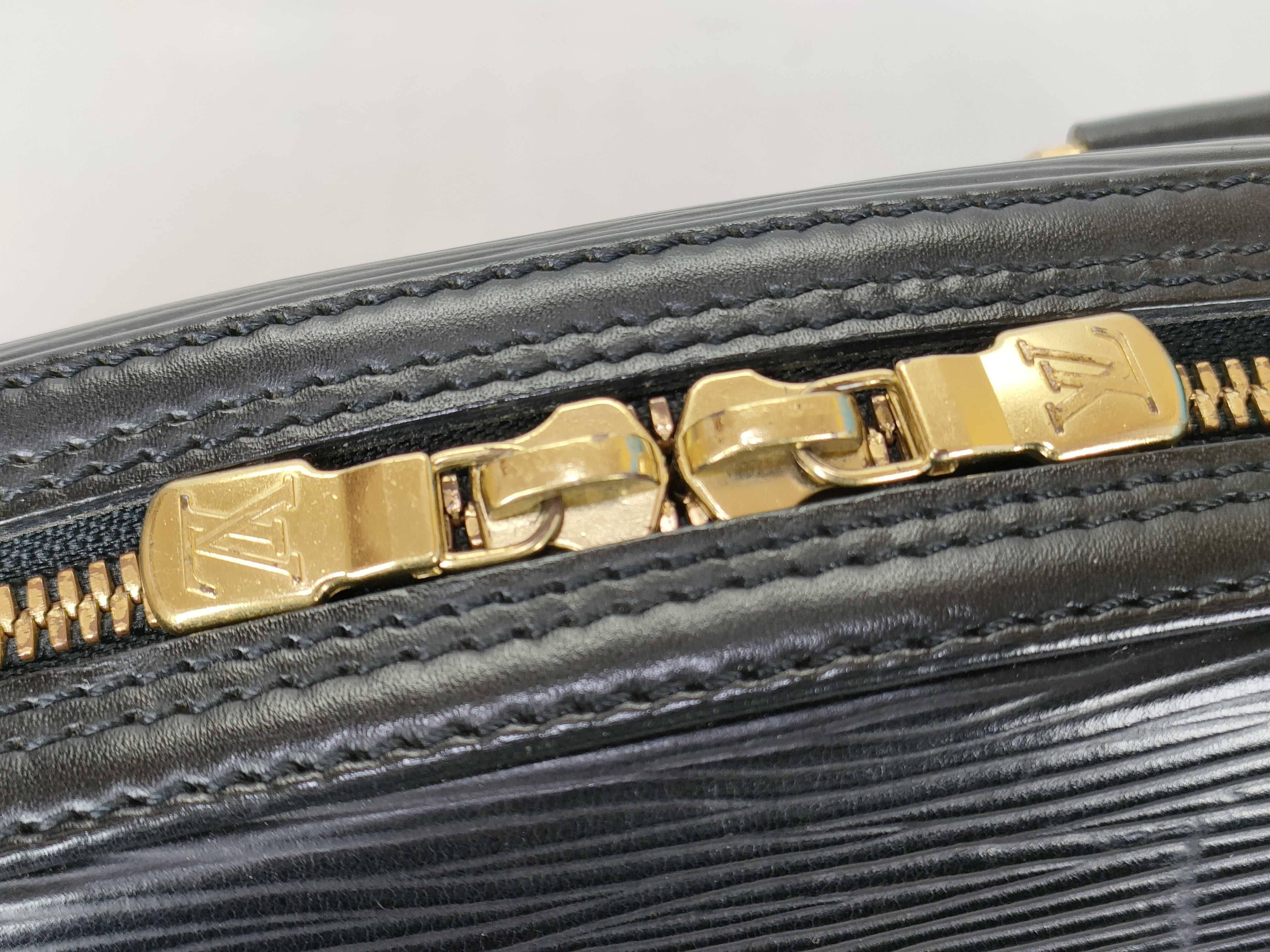 Epi Leather Handbag M52782 TH0938 Jasmine Noir — view 15