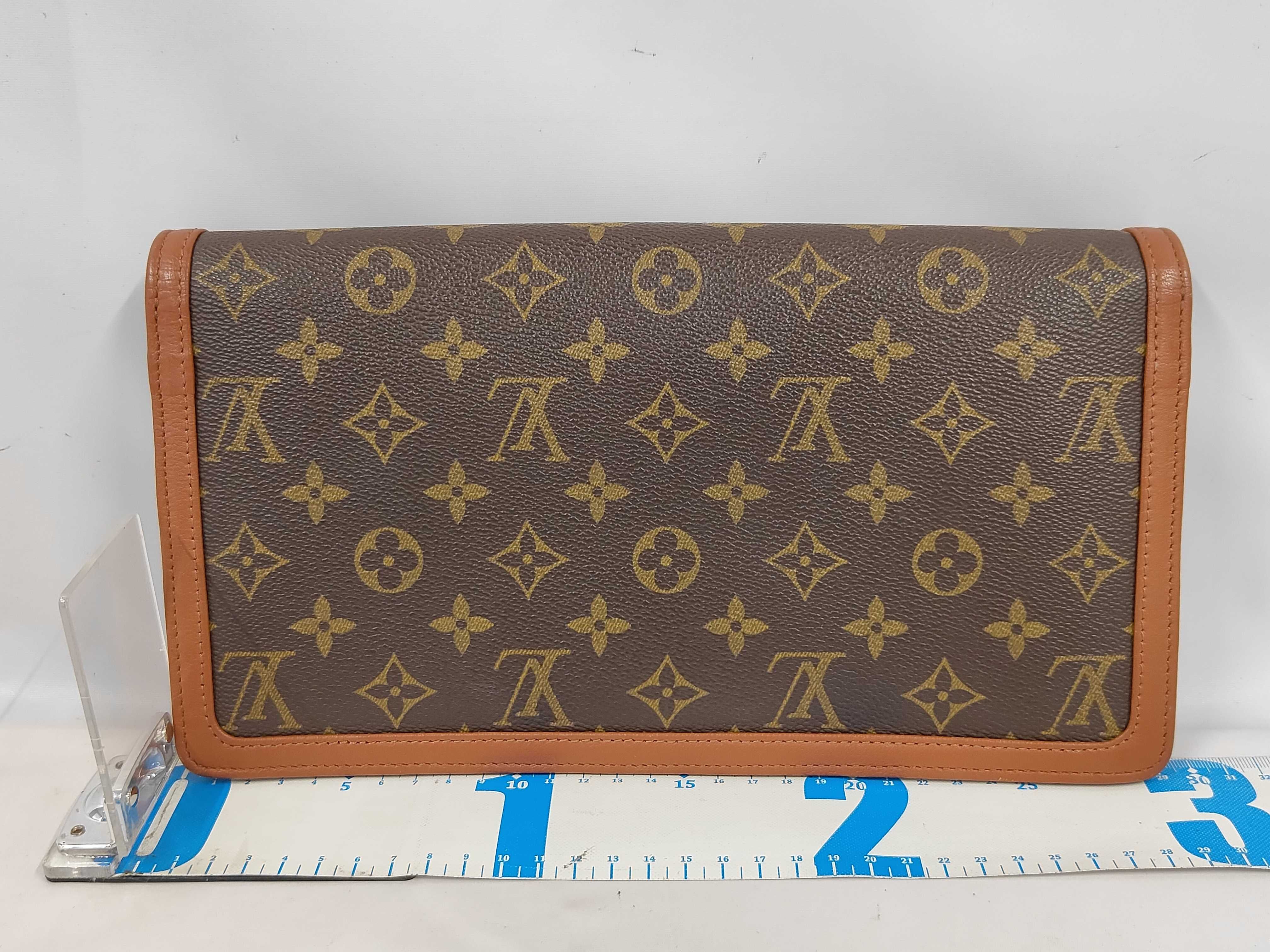 Monogram LV Monogram Pochette Dame Clutch Bag — view 2