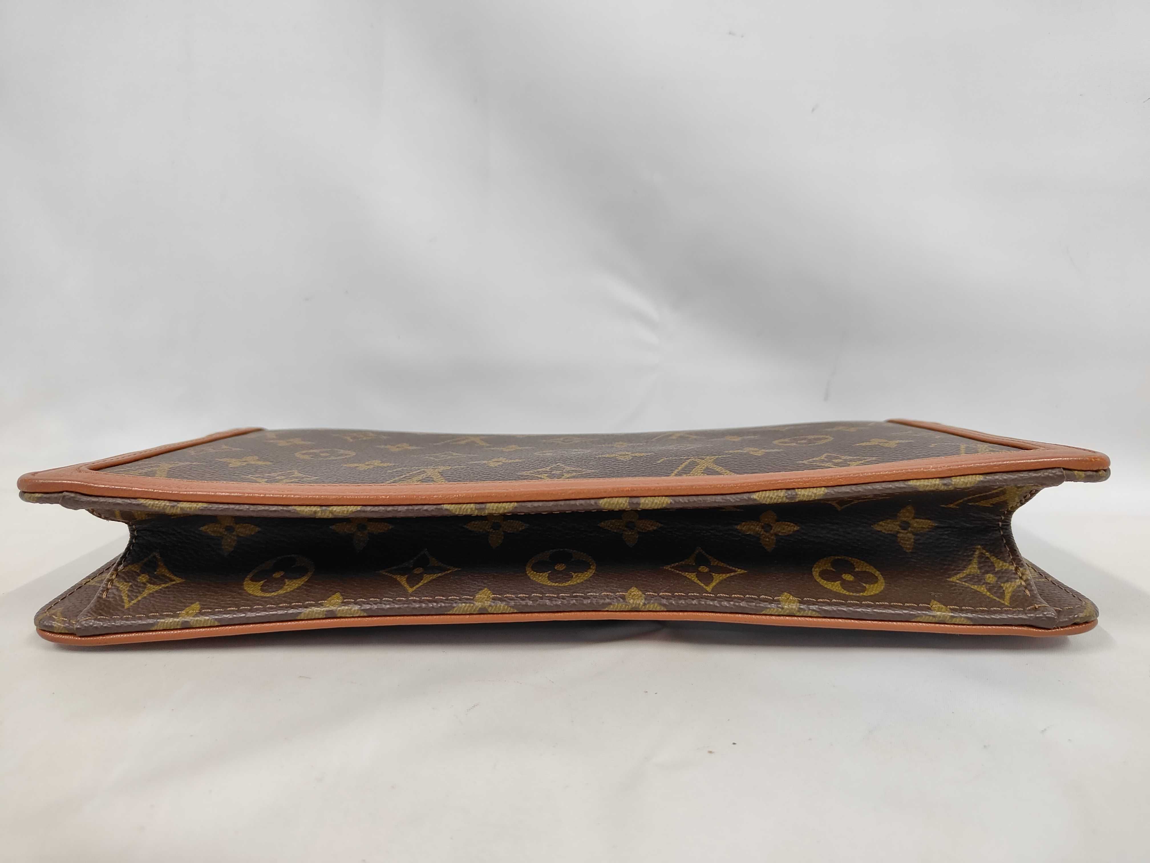 Monogram LV Monogram Pochette Dame Clutch Bag — view 4
