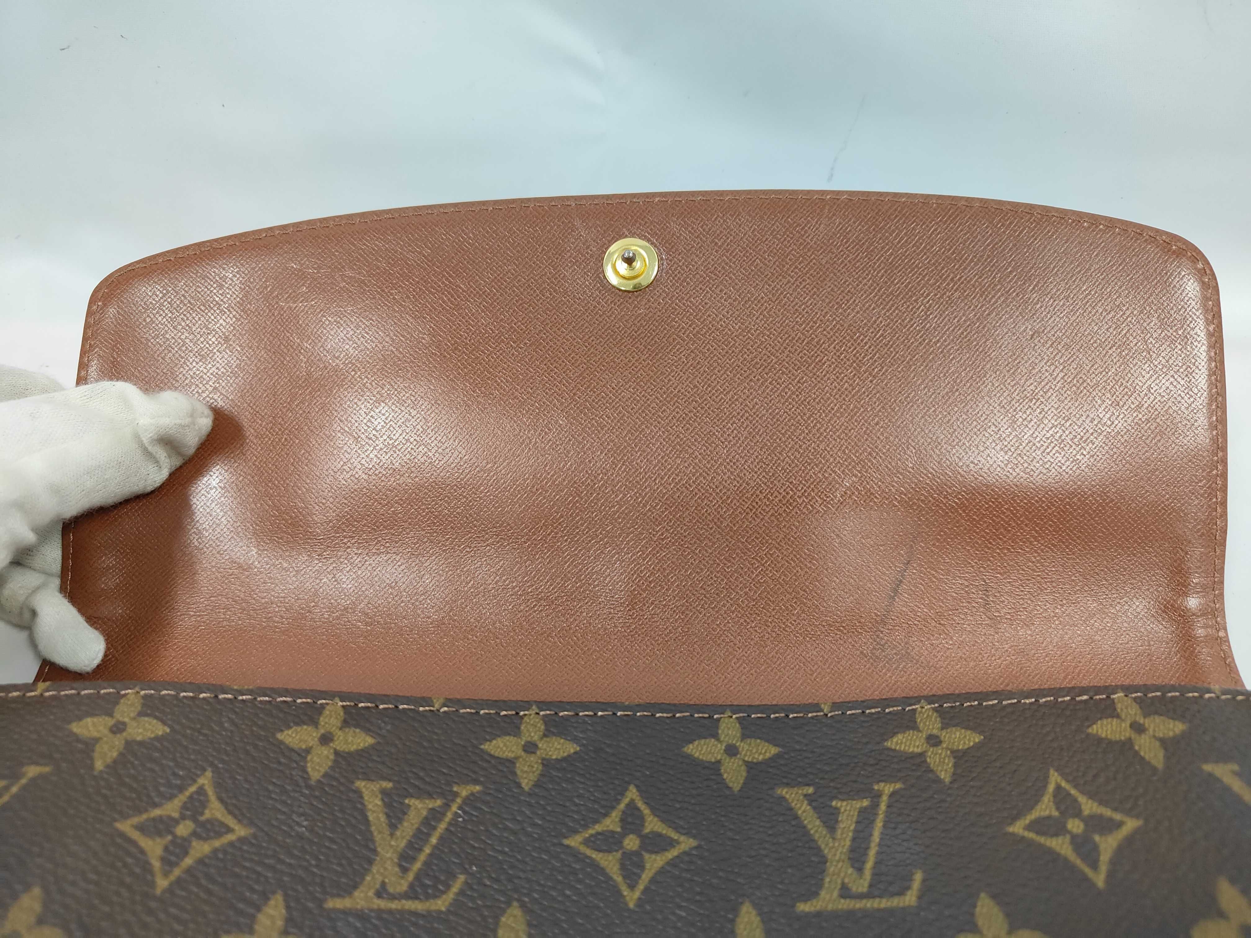 Monogram LV Monogram Pochette Dame Clutch Bag — view 5