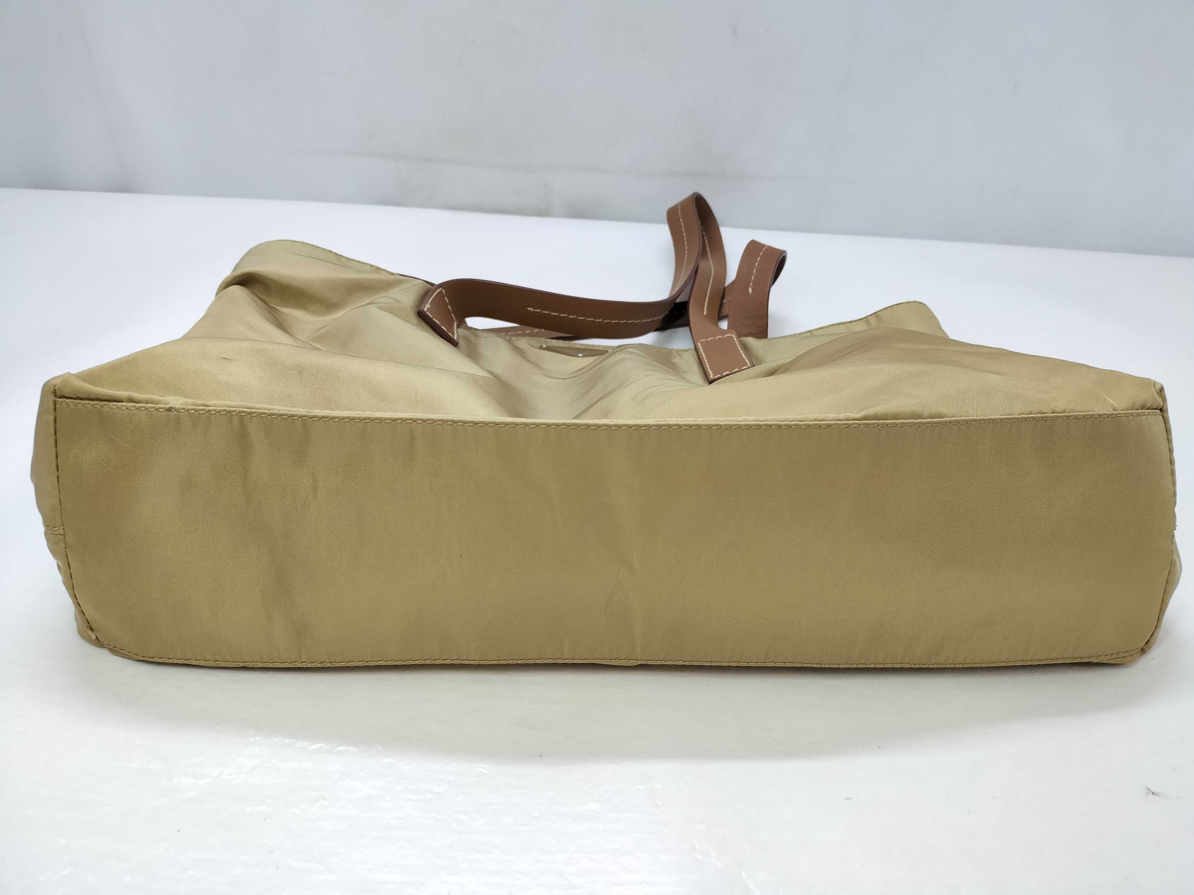 nylon tote bag in beige with triangular logo. — view 14