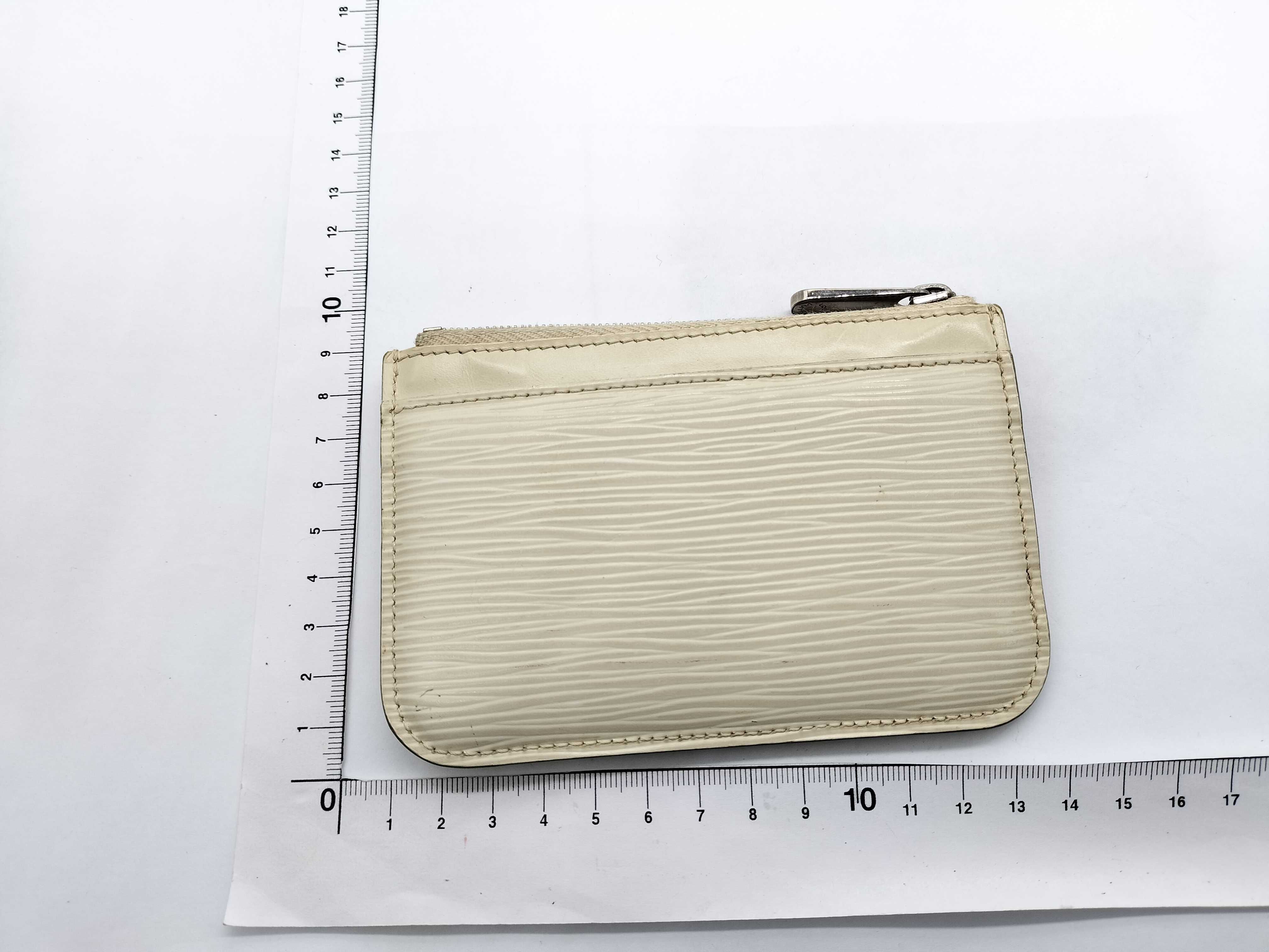 Epi Pochette Cle White Coin Case — view 10