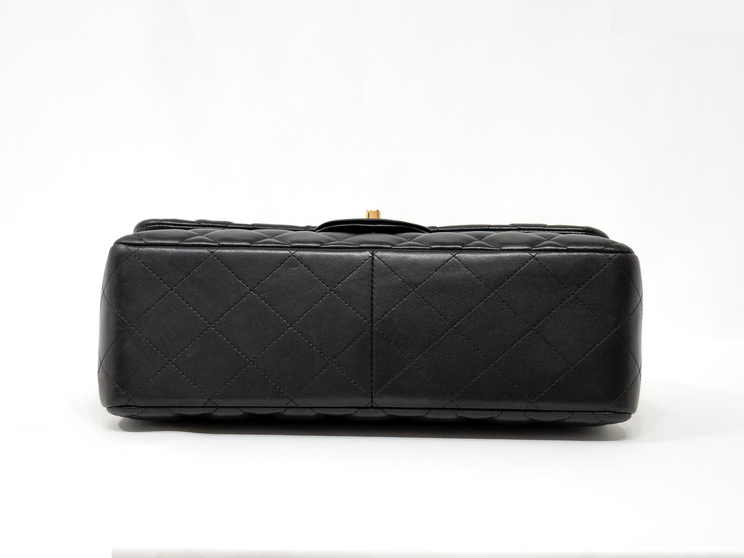 Large Matelassé Seal Double Flap — view 5
