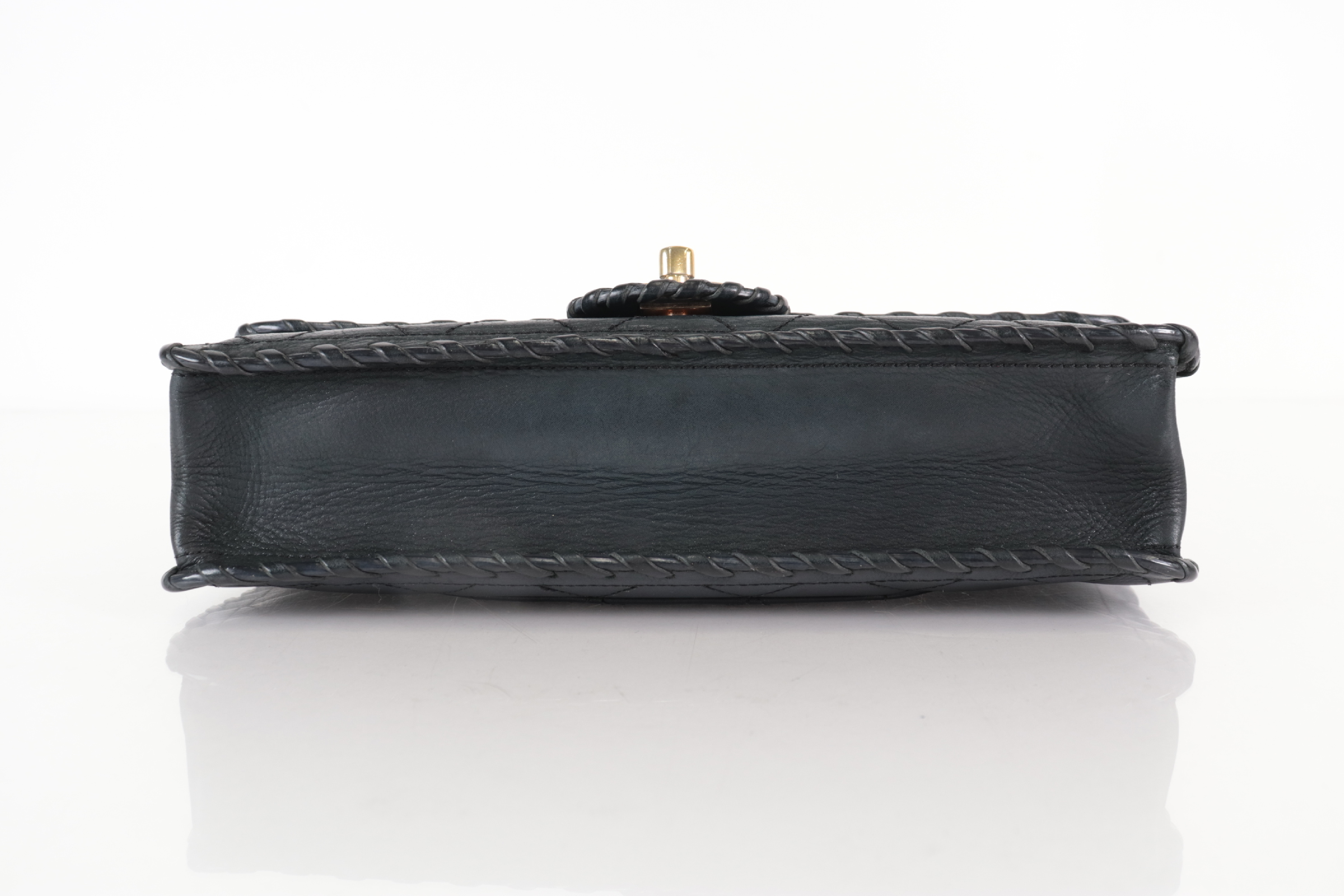 Matelassé Leather Chain Shoulder Bag (Serial Number 22) — view 7