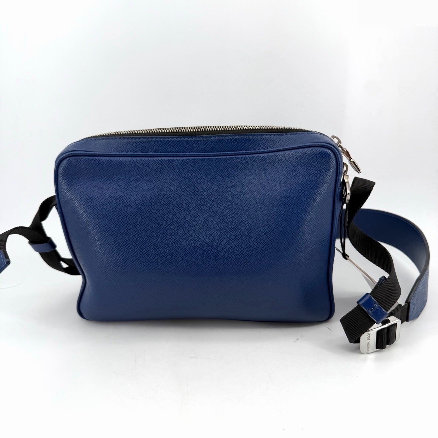 Outdoor Messenger Bag — view 2