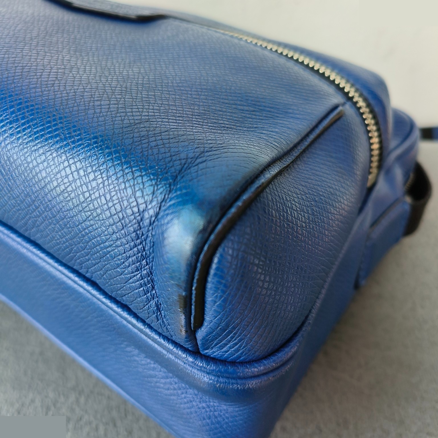 Outdoor Messenger Bag — view 11