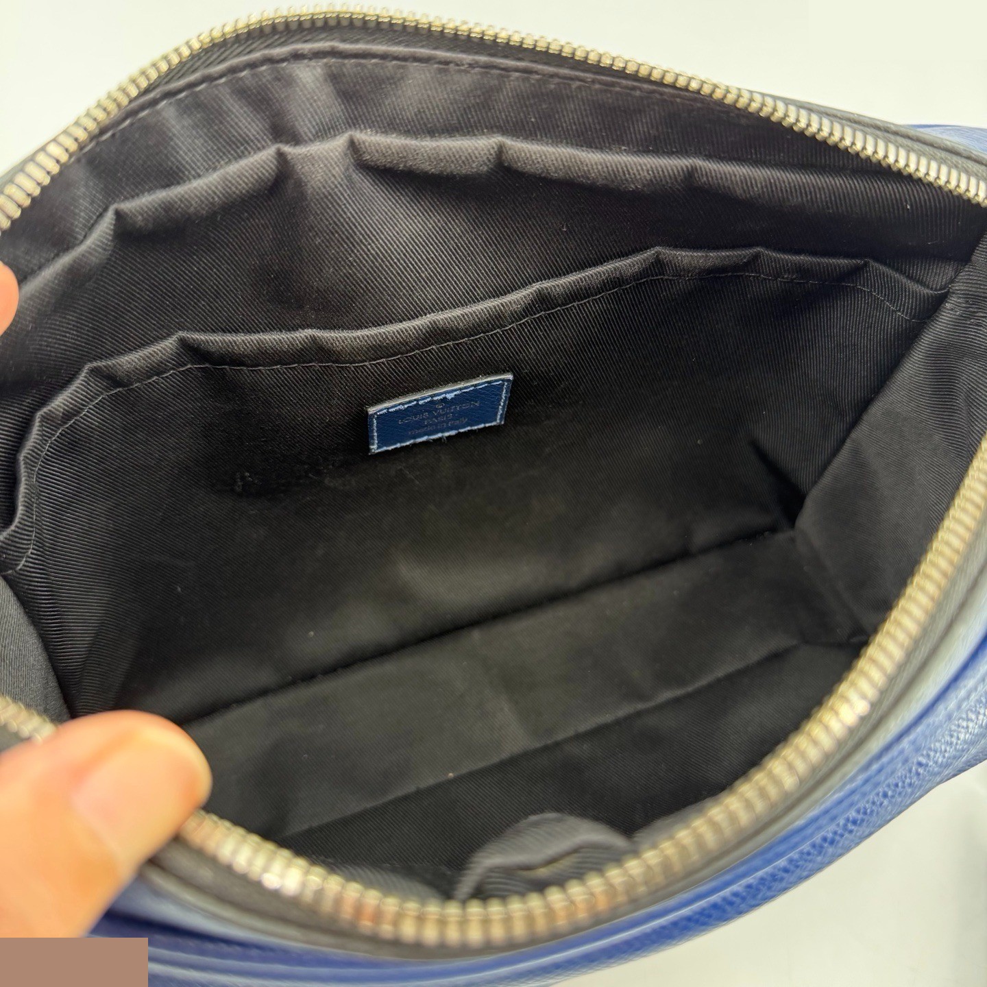 Outdoor Messenger Bag — view 4
