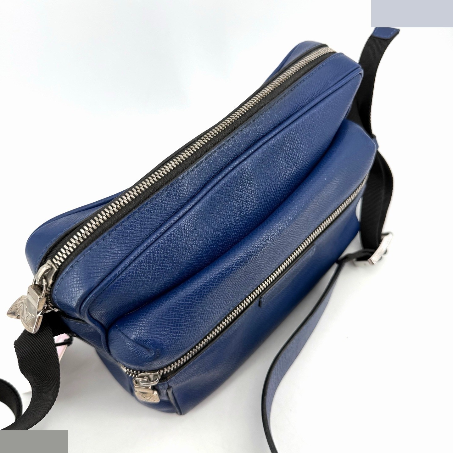 Outdoor Messenger Bag — view 5