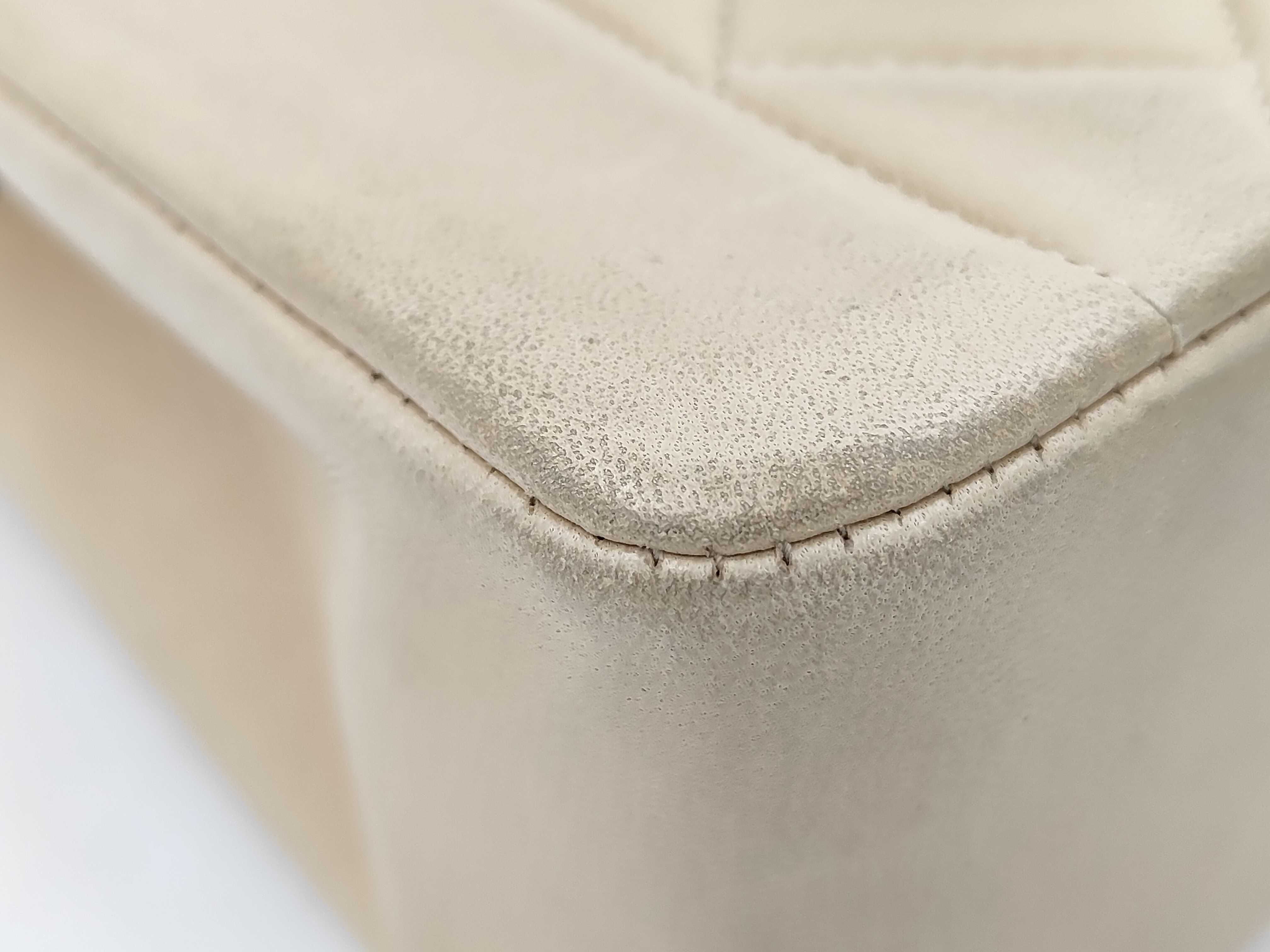 Diana Lambskin Diana 22 Beige Shoulder Bag — view 5