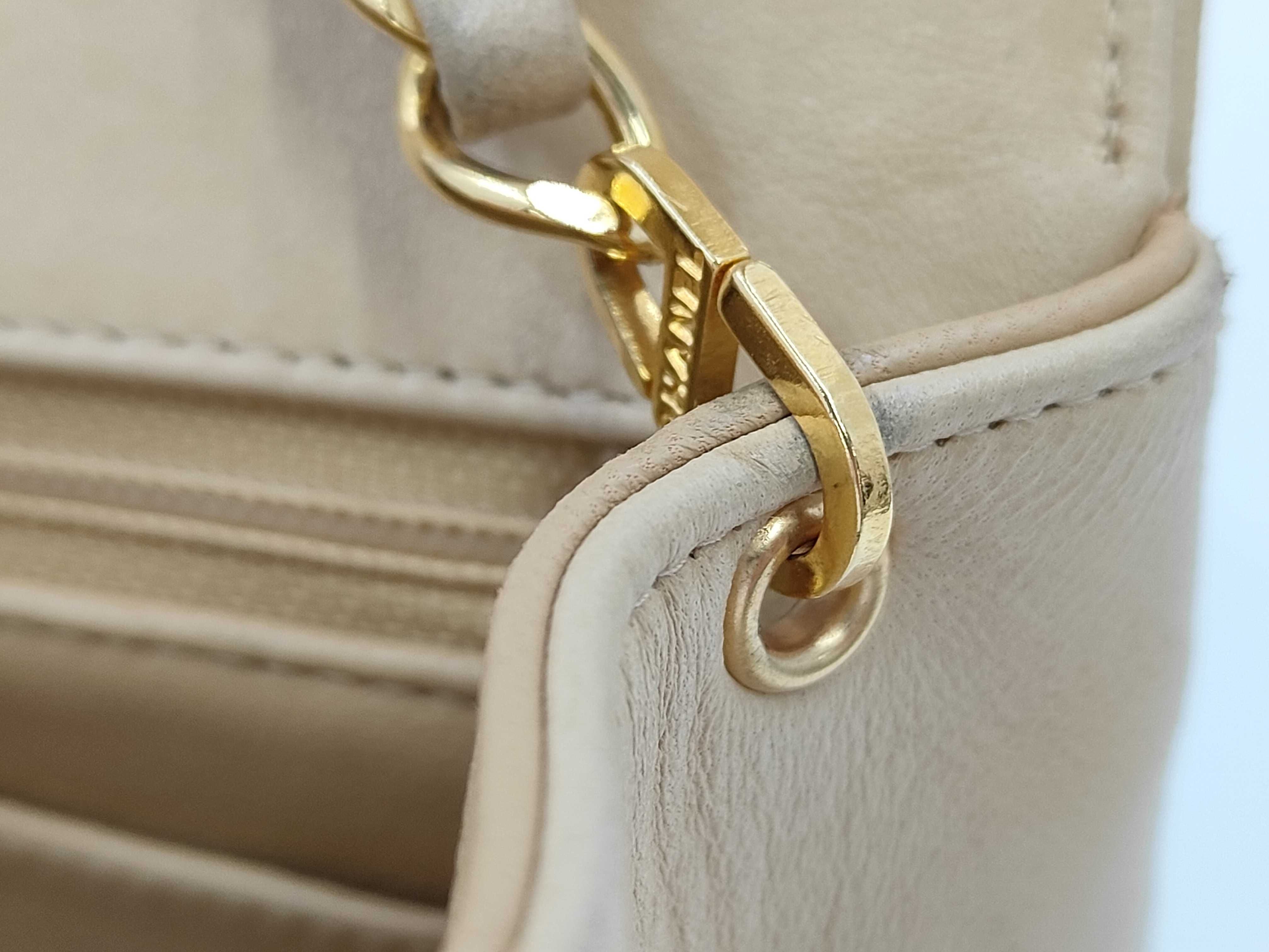 Diana Lambskin Diana 22 Beige Shoulder Bag — view 8