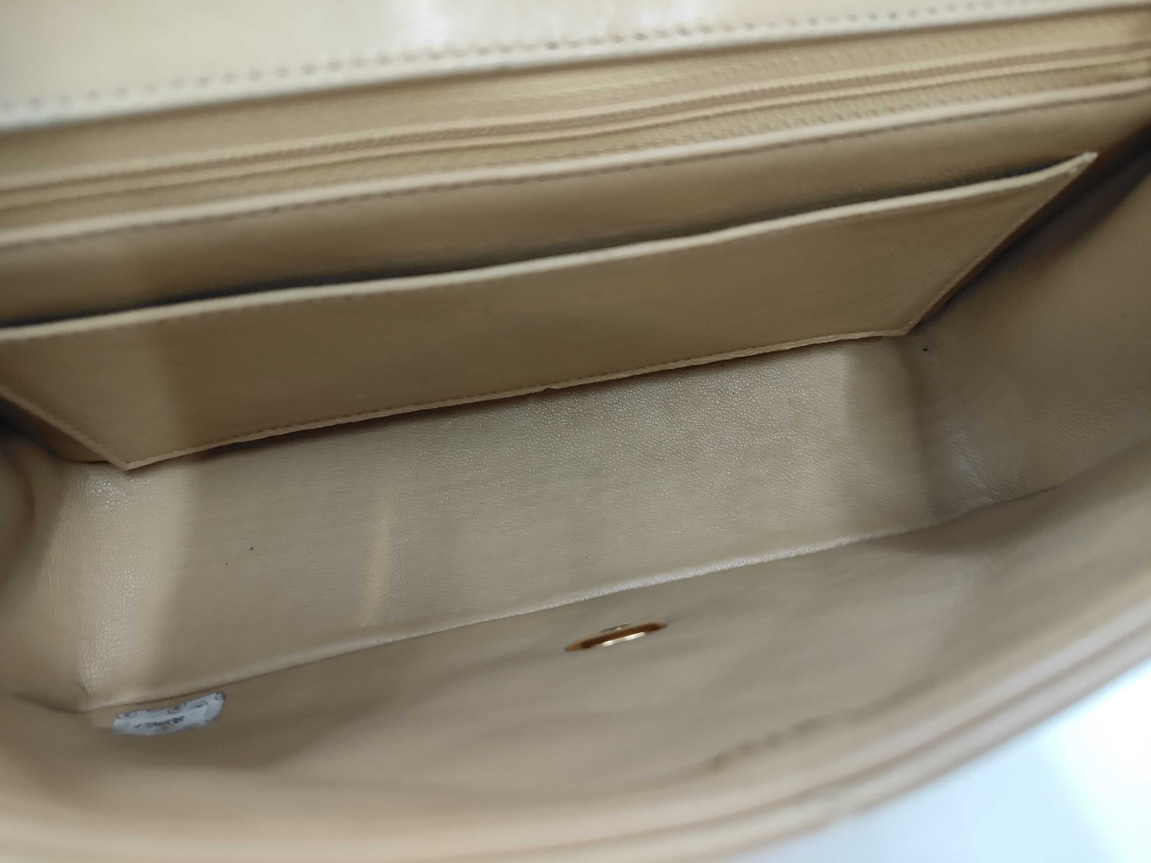 Diana Lambskin Diana 22 Beige Shoulder Bag — view 9