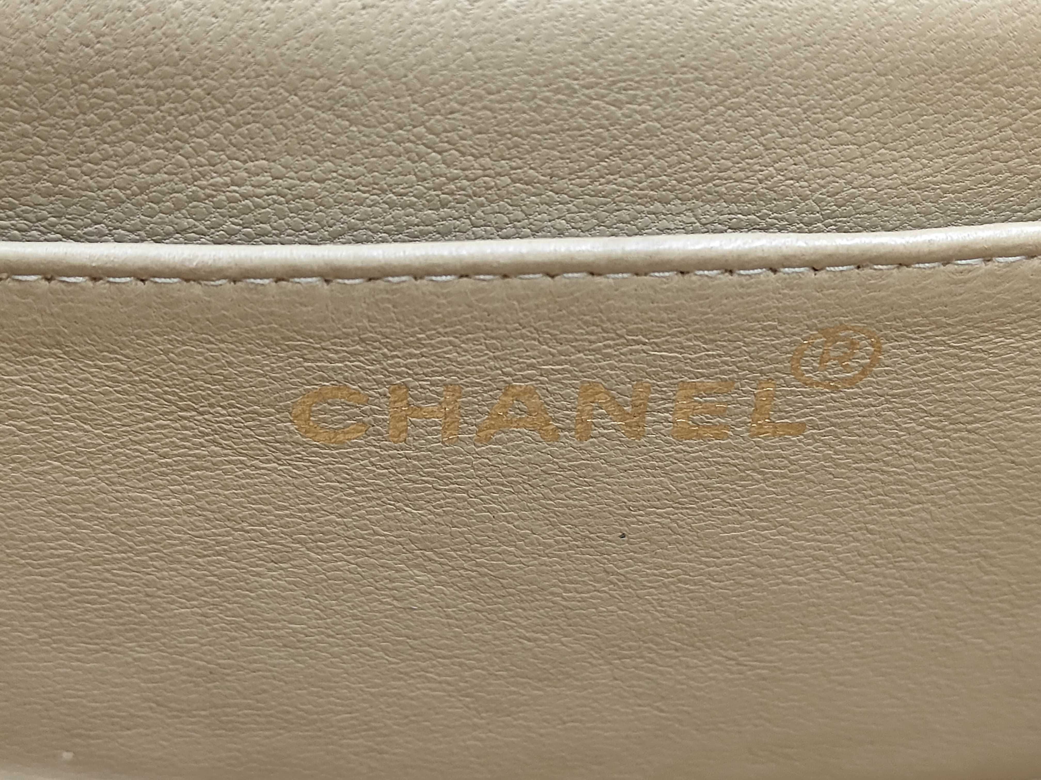 Diana Lambskin Diana 22 Beige Shoulder Bag — view 10