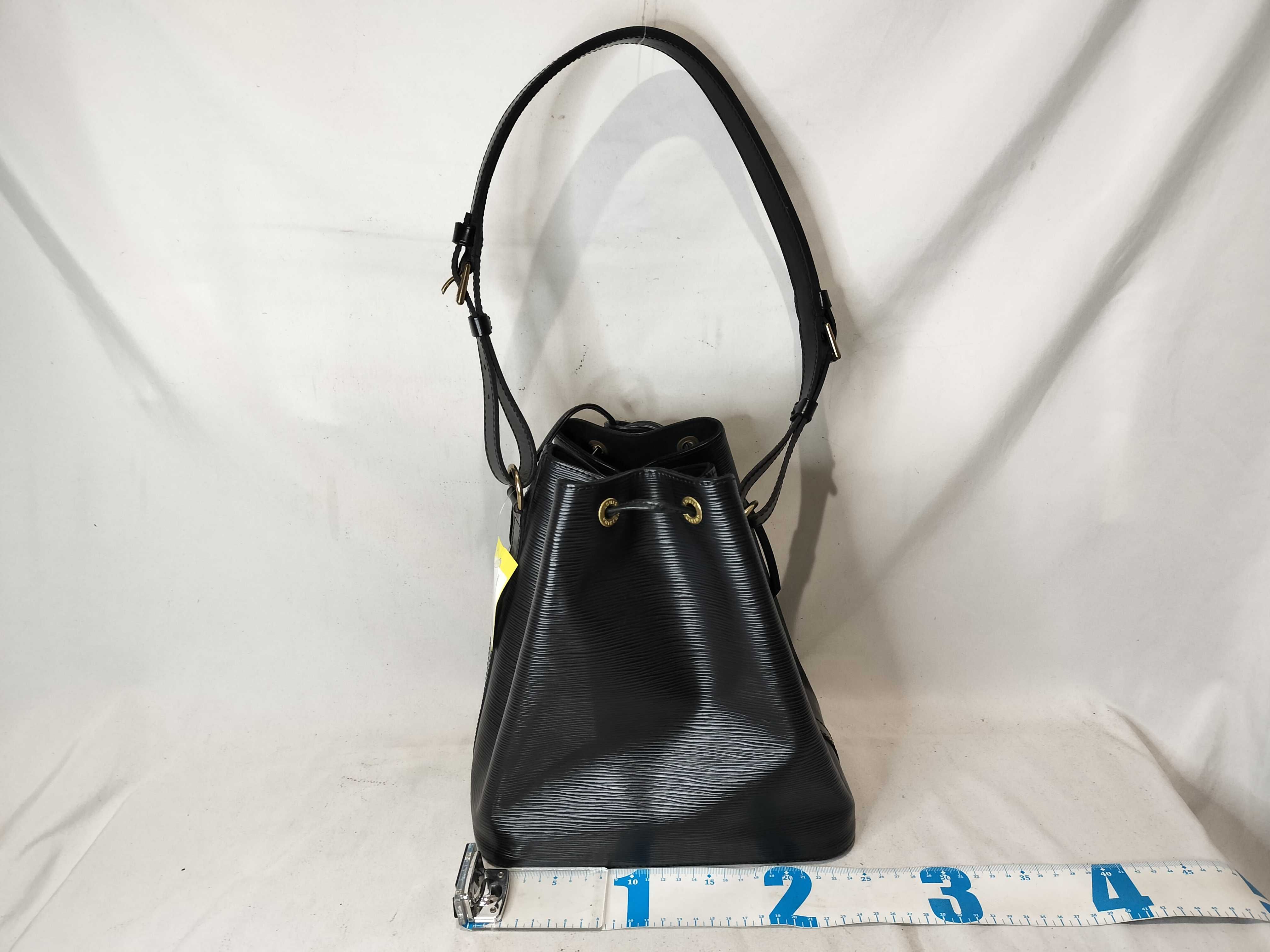 Epi Shoulder Bag M59002 Shoulder Bag — view 2