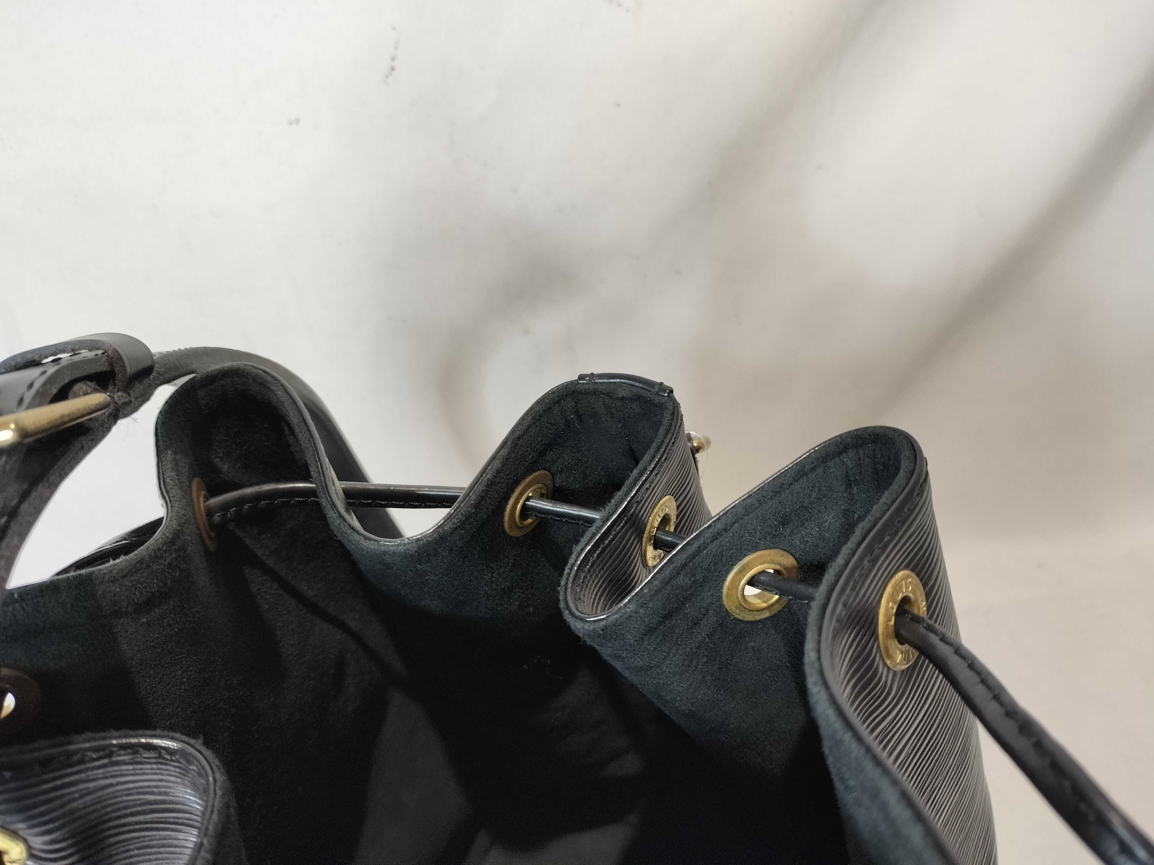 Epi Shoulder Bag M59002 Shoulder Bag — view 11