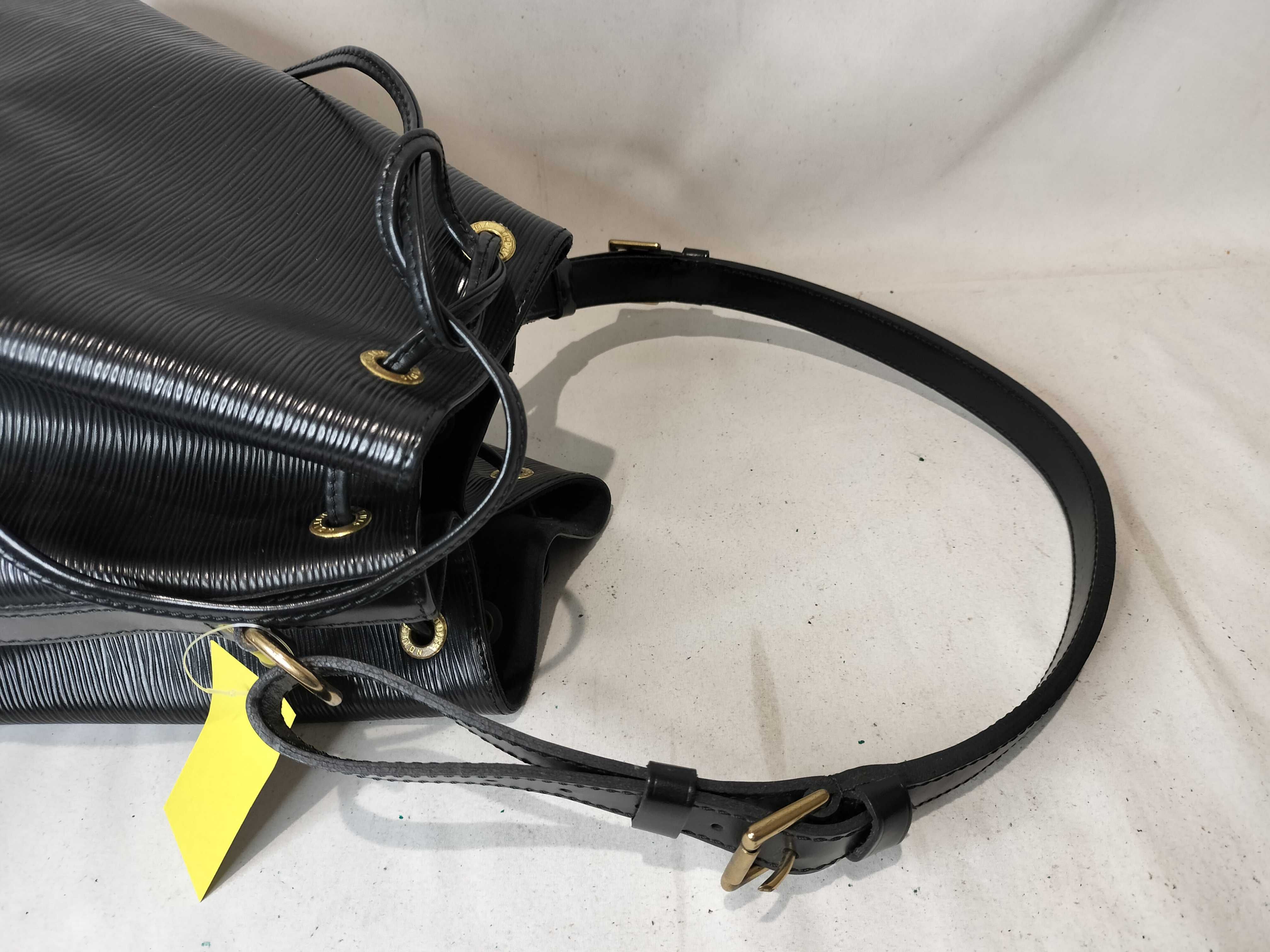 Epi Shoulder Bag M59002 Shoulder Bag — view 3