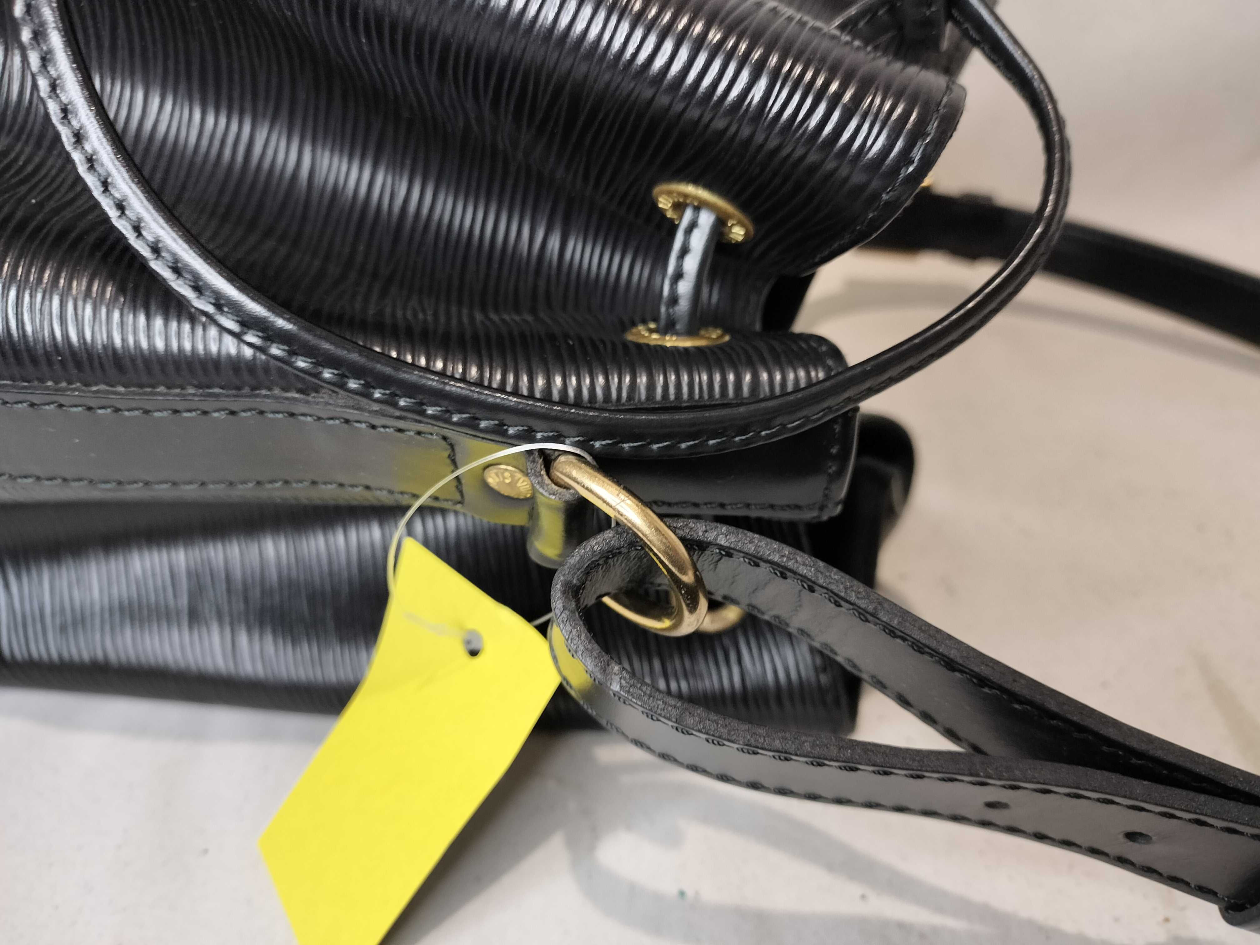 Epi Shoulder Bag M59002 Shoulder Bag — view 5