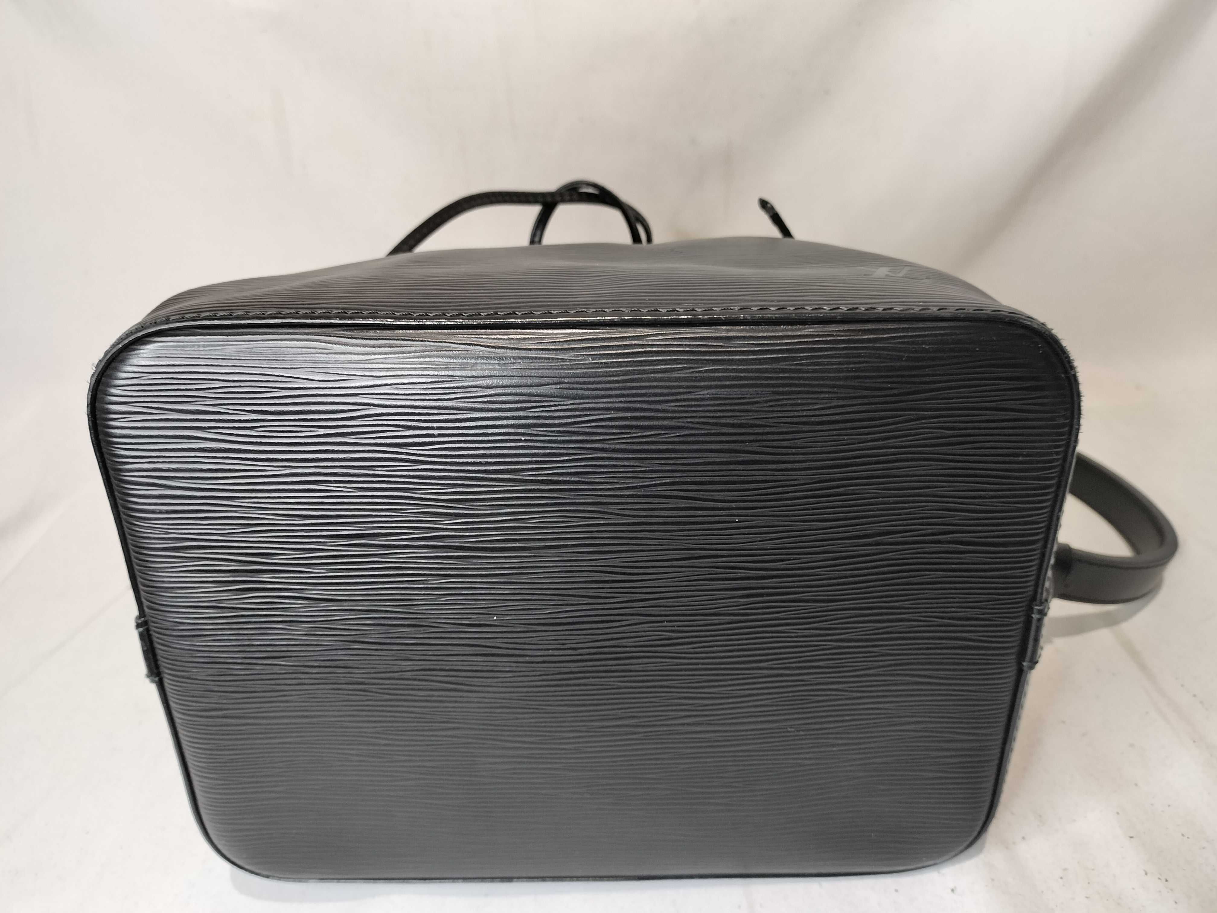 Epi Shoulder Bag M59002 Shoulder Bag — view 7