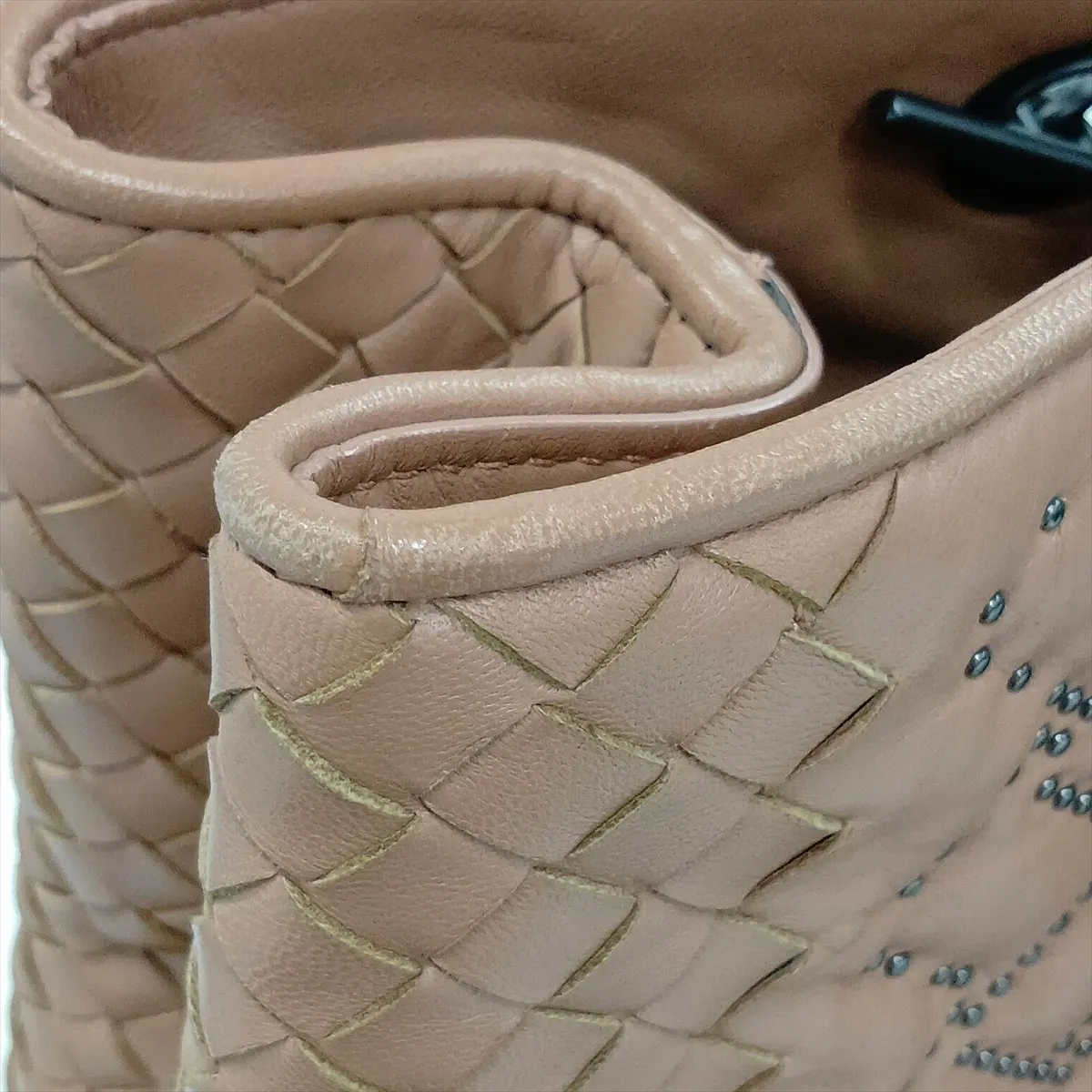 Intrecciato Leather Studded Chain Tote Bag, Beige, with Mirror — view 14