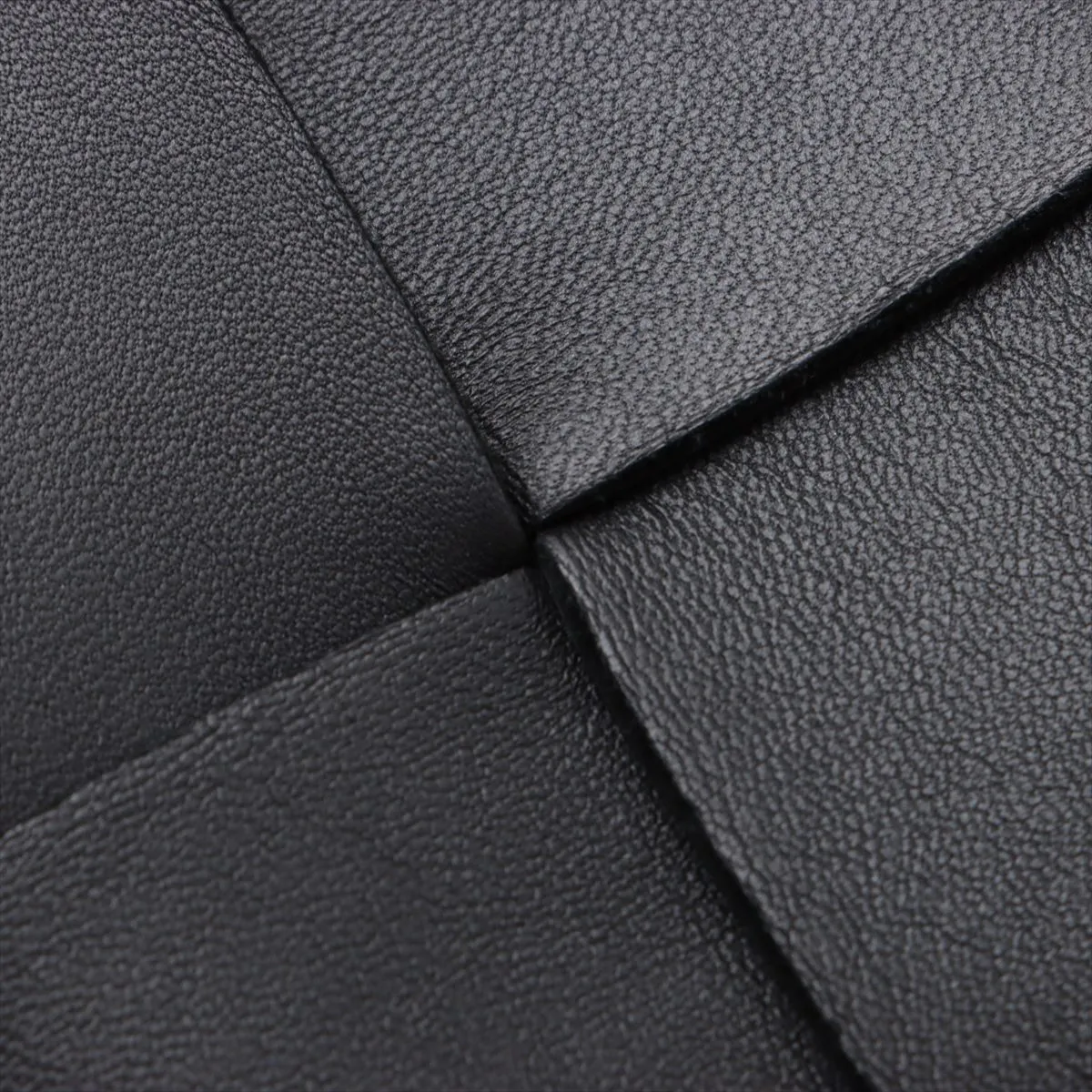 Maxi Intrecciato Cassette Leather Shoulder Bag Black — view 10