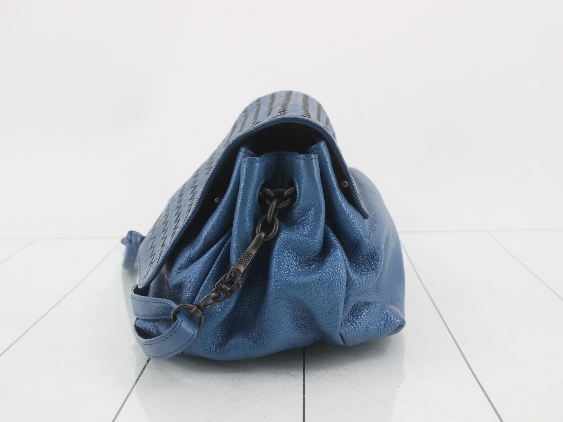 Intrecciato Shoulder Bag, Leather, Blue — view 3