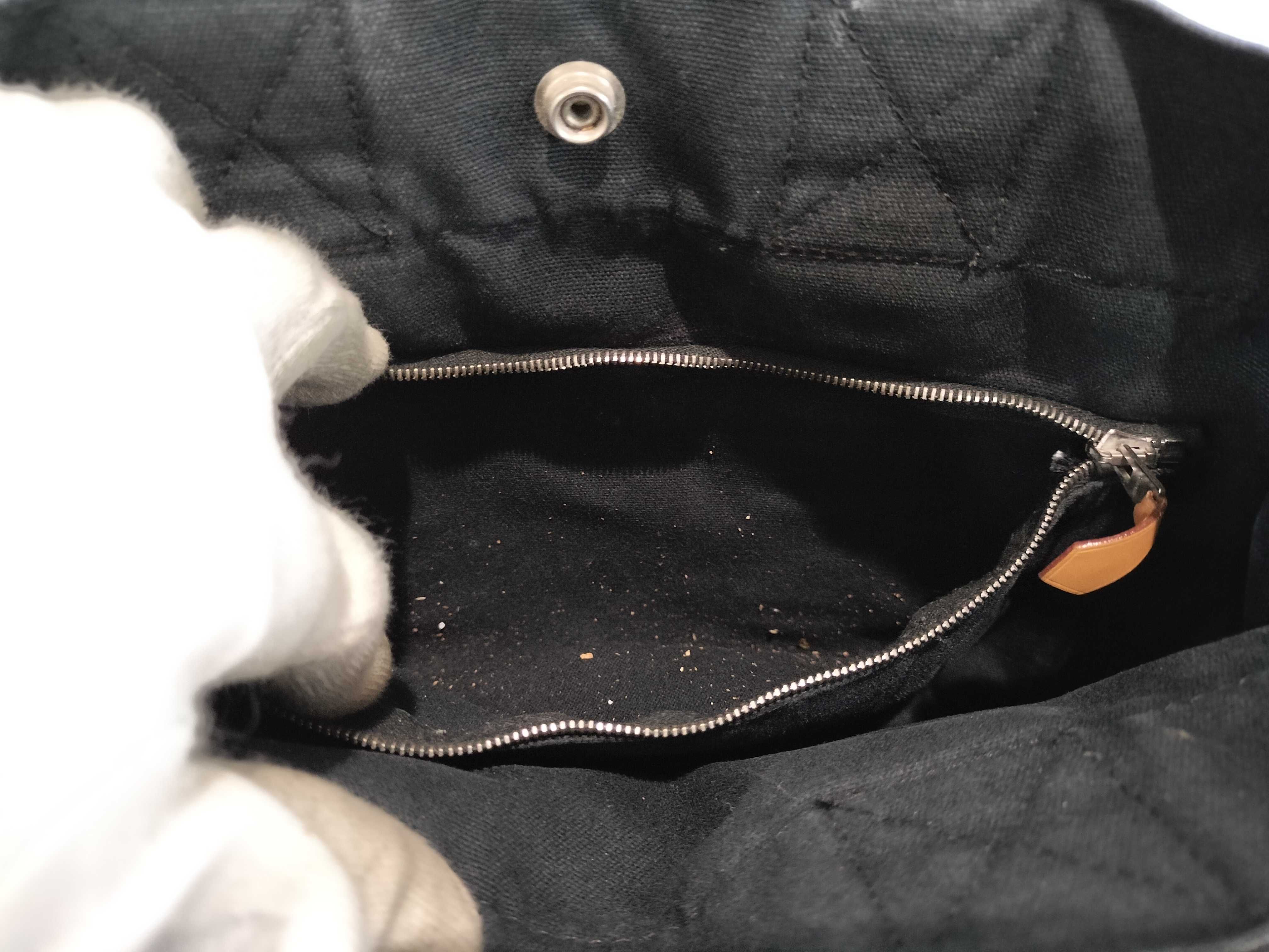 Fourre-Tout PM Handbag — view 12