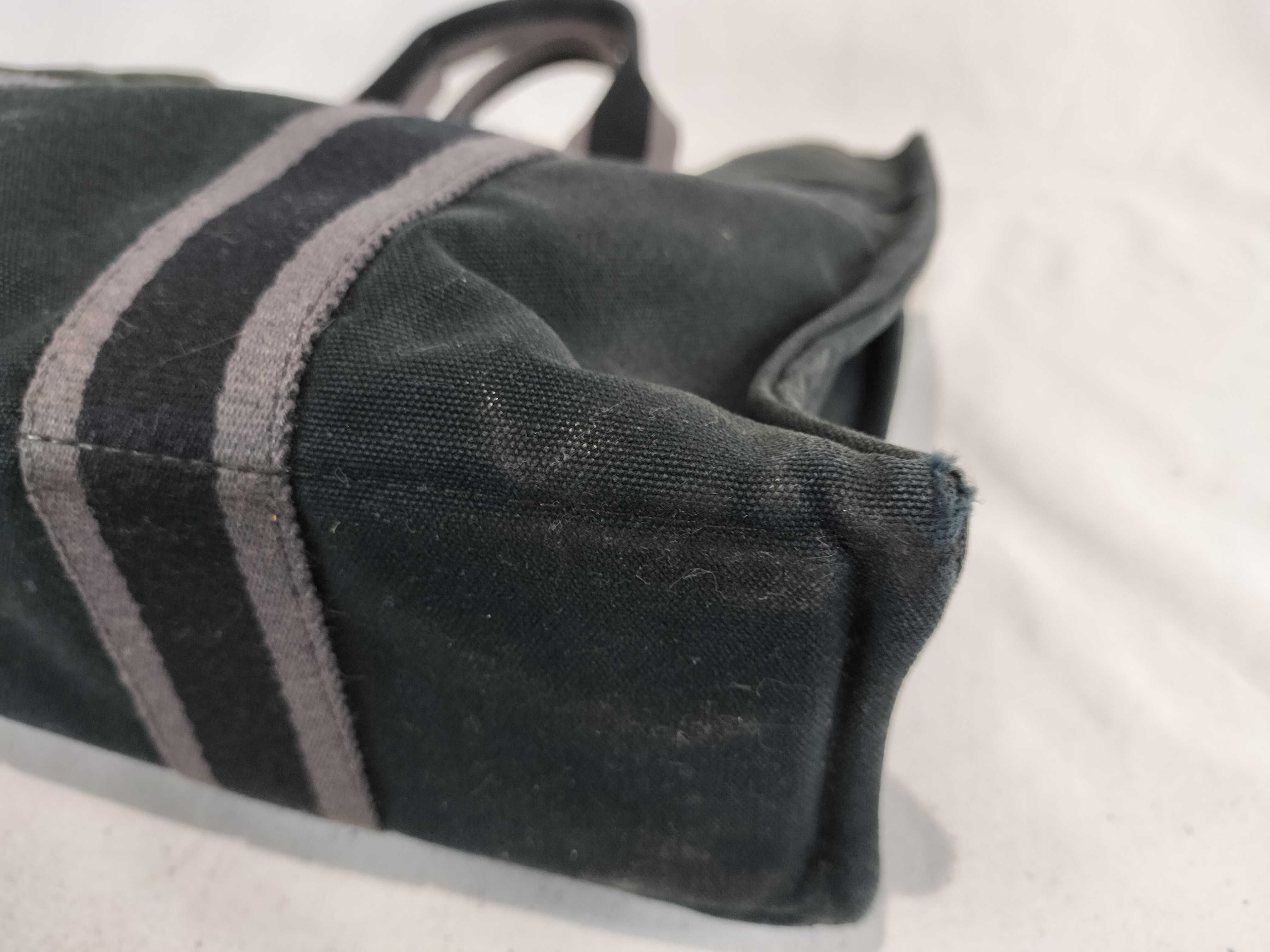 Fourre-Tout PM Handbag — view 6