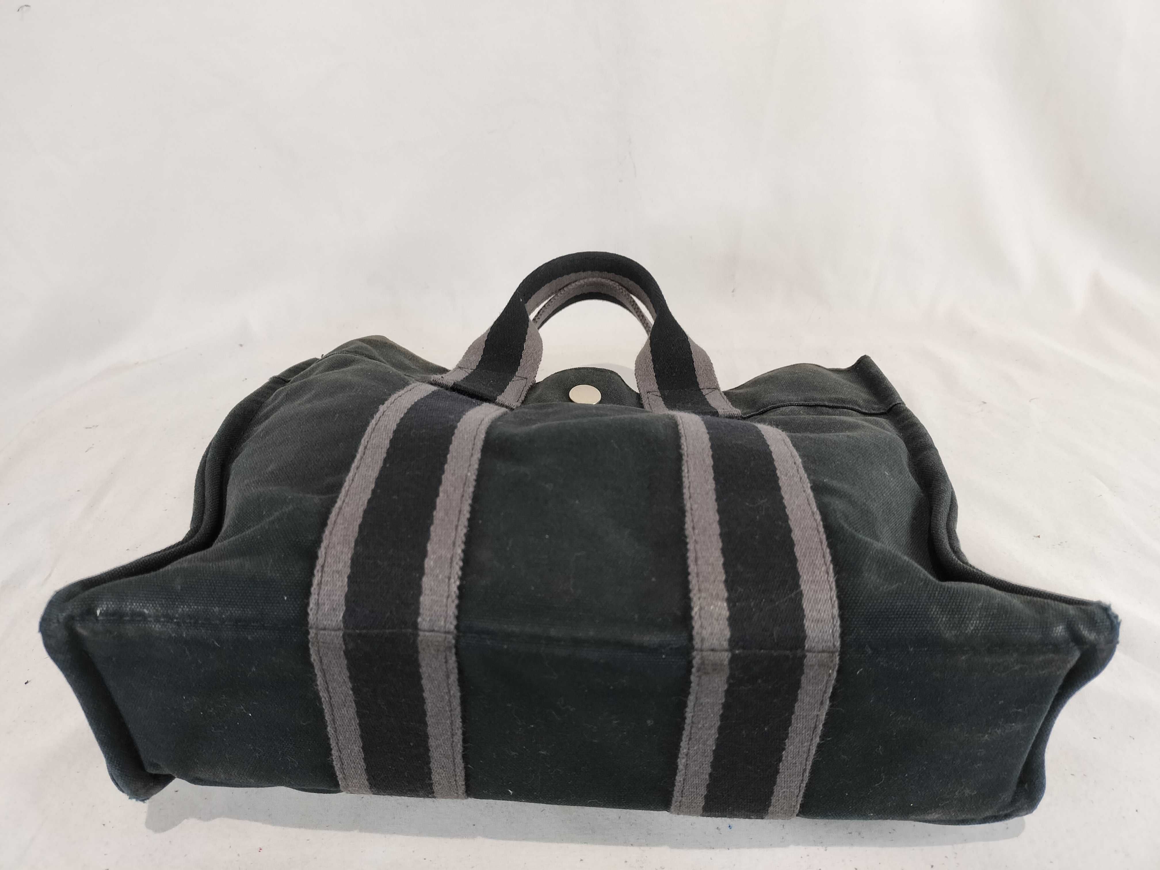 Fourre-Tout PM Handbag — view 7