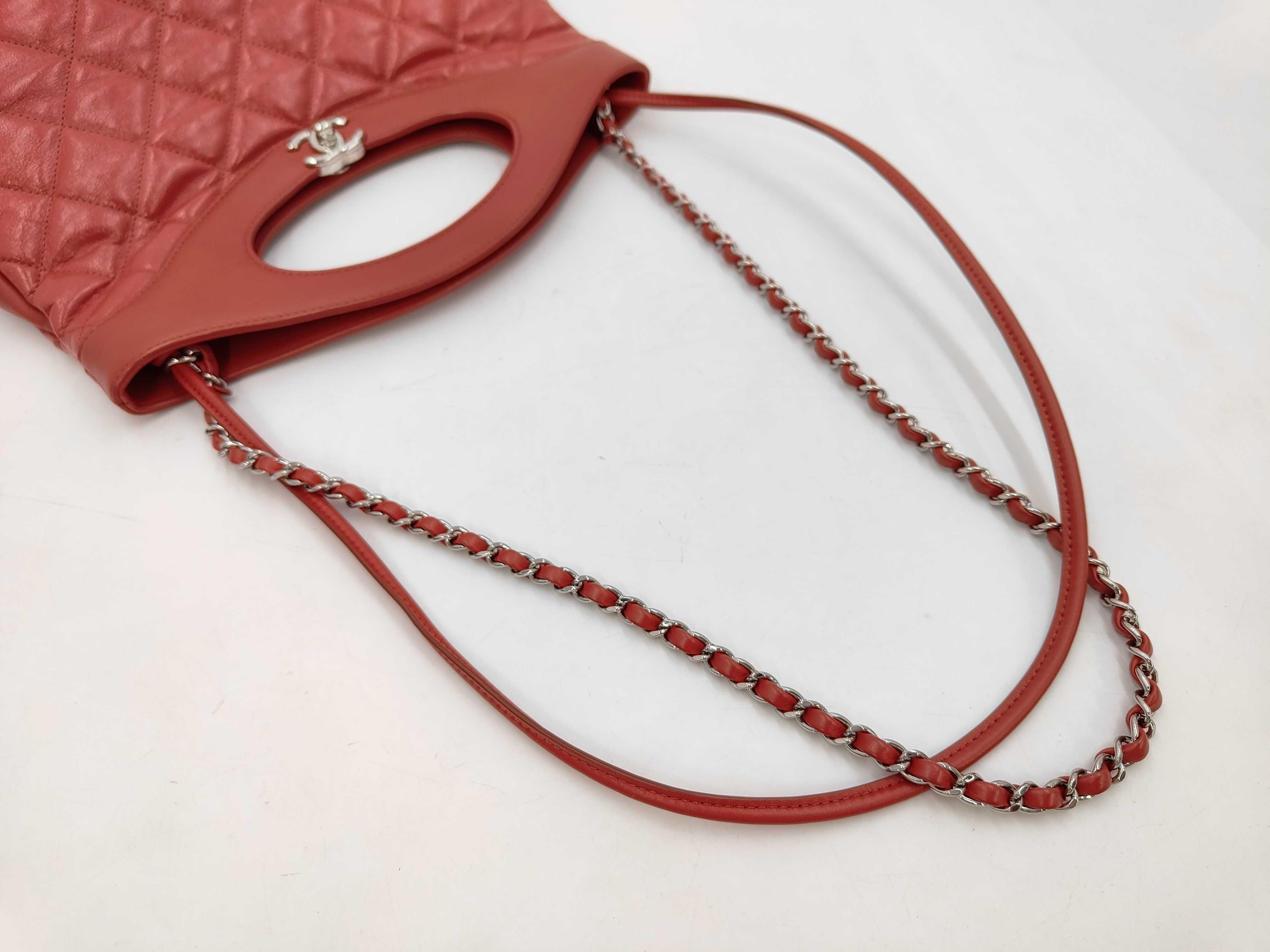 31 Matelassé Shoulder Bag/Handbag — view 4