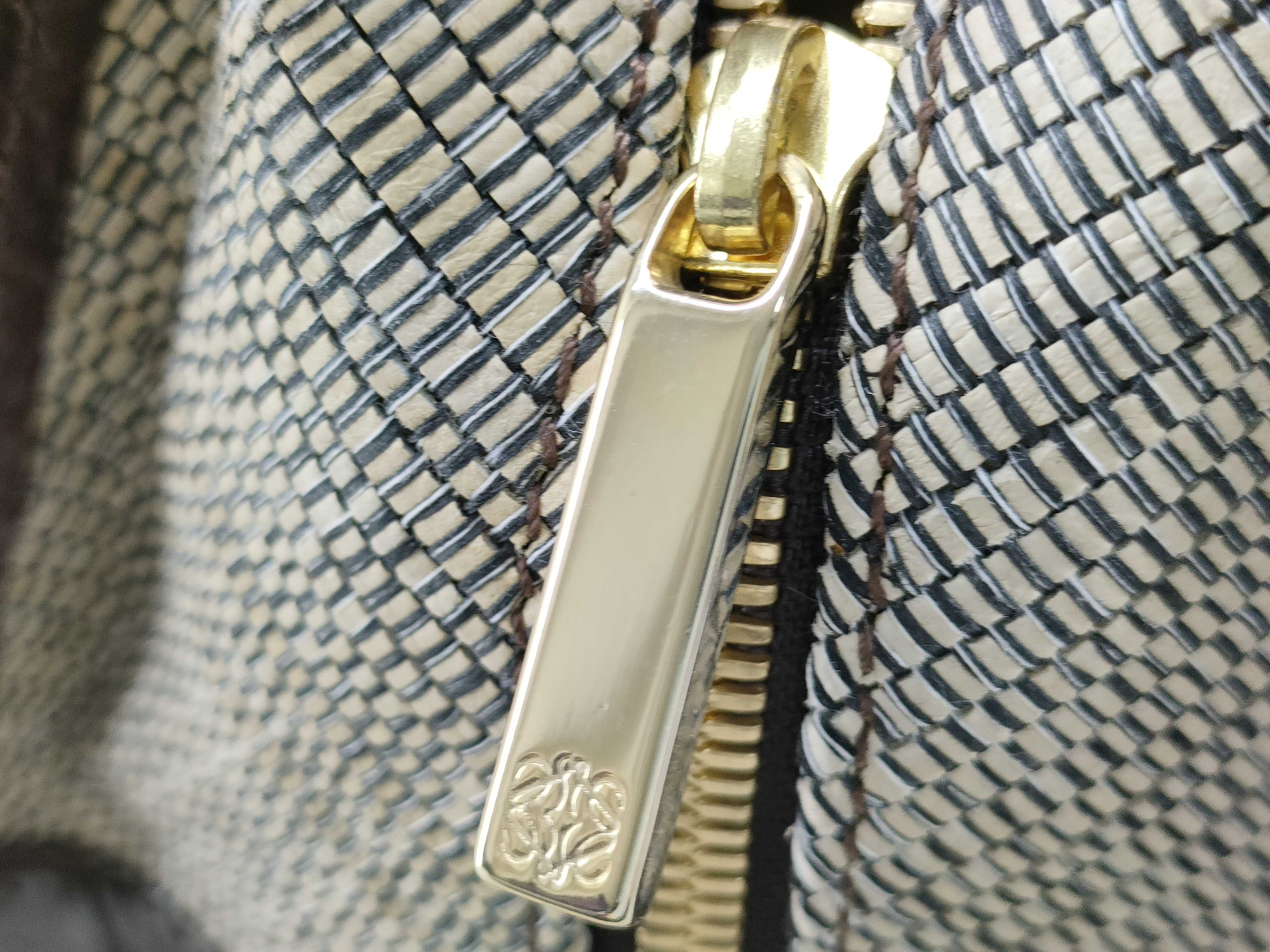 Amazona 28 Crocodile Handbag — view 15