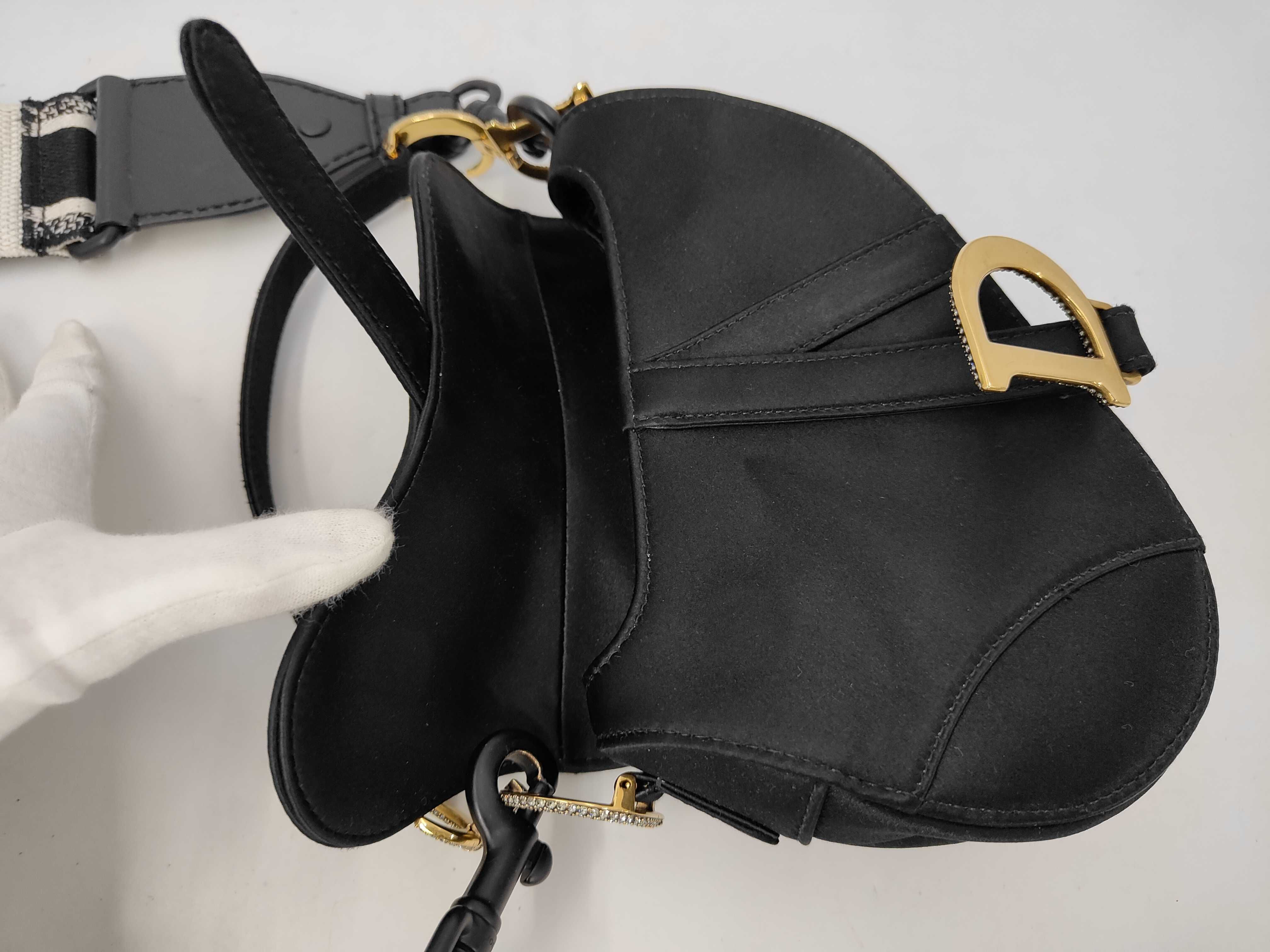Oblique Saddle Shoulder Bag — view 9