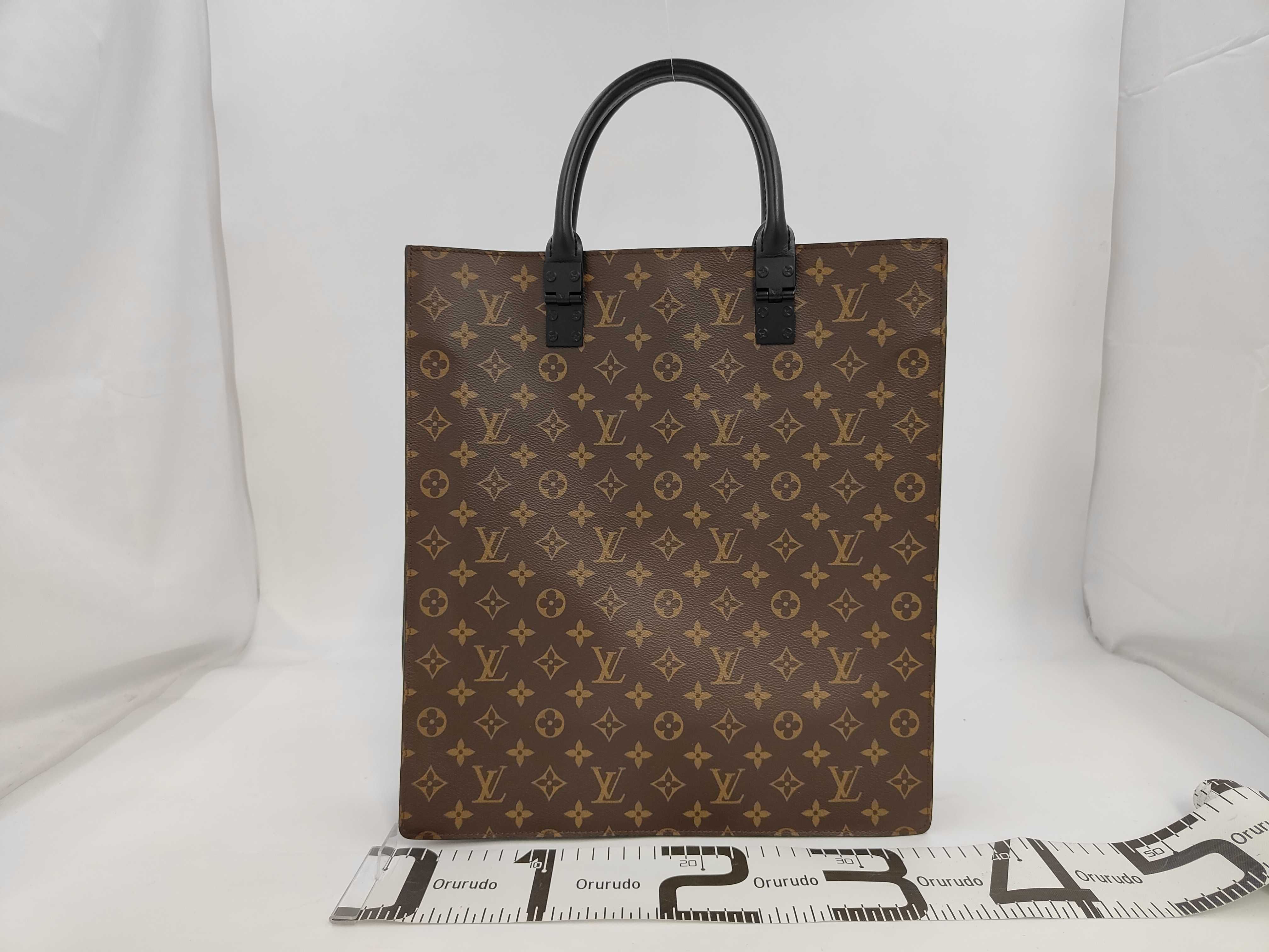 LV Friends Sac Plat Monogram M45667 Handbag — view 2