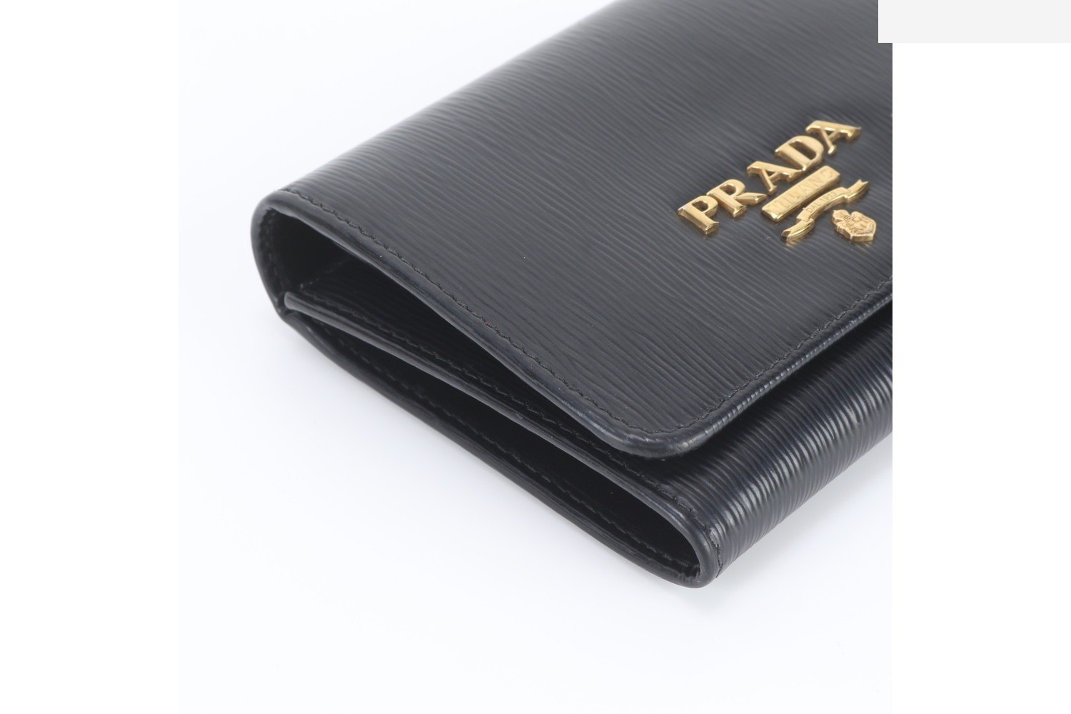 Vitello Move Leather Tri-fold Wallet Compact Wallet — view 4