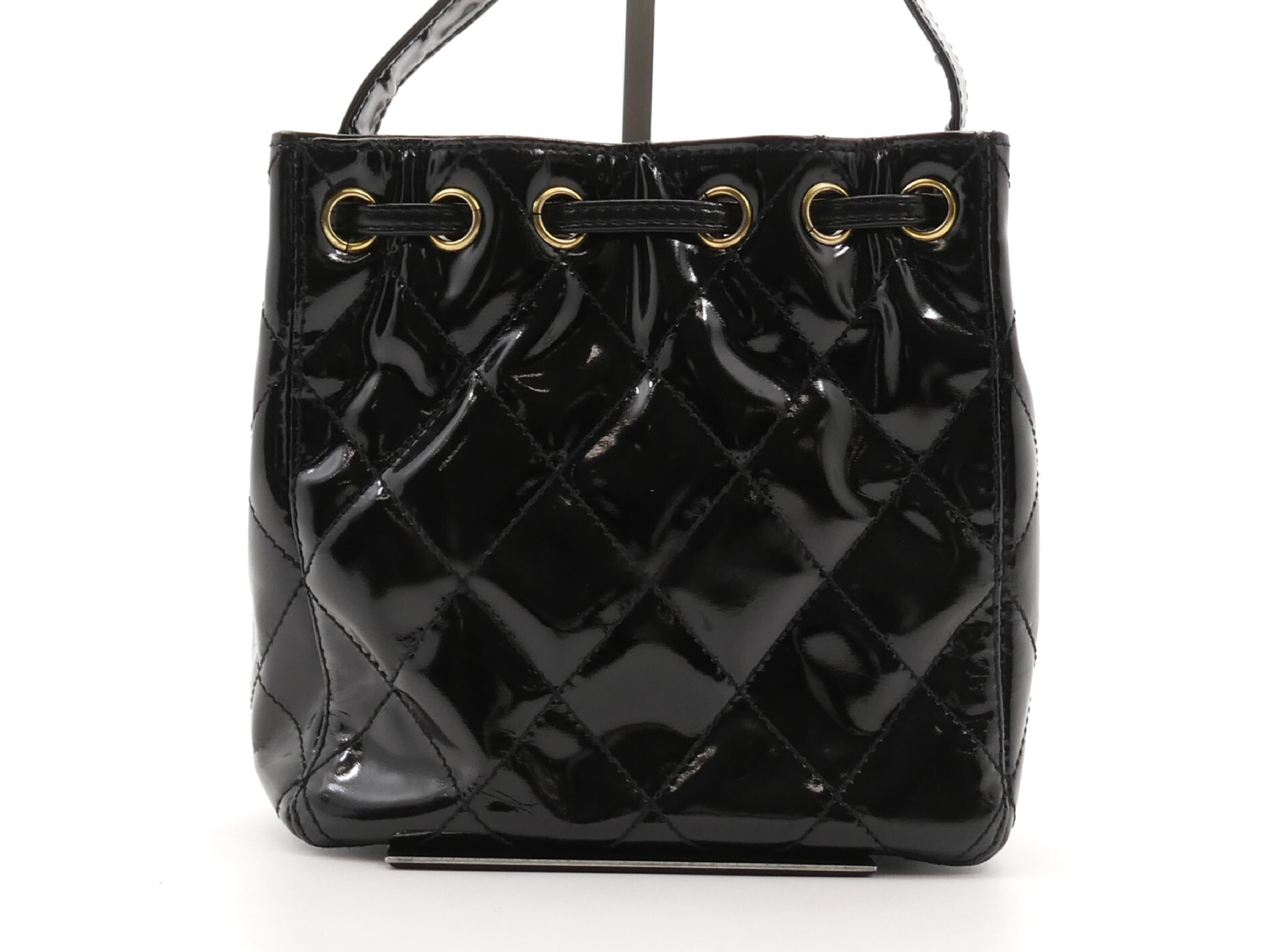 Matelassé Enamel Coco Mark Drawstring Shoulder Bag — view 2